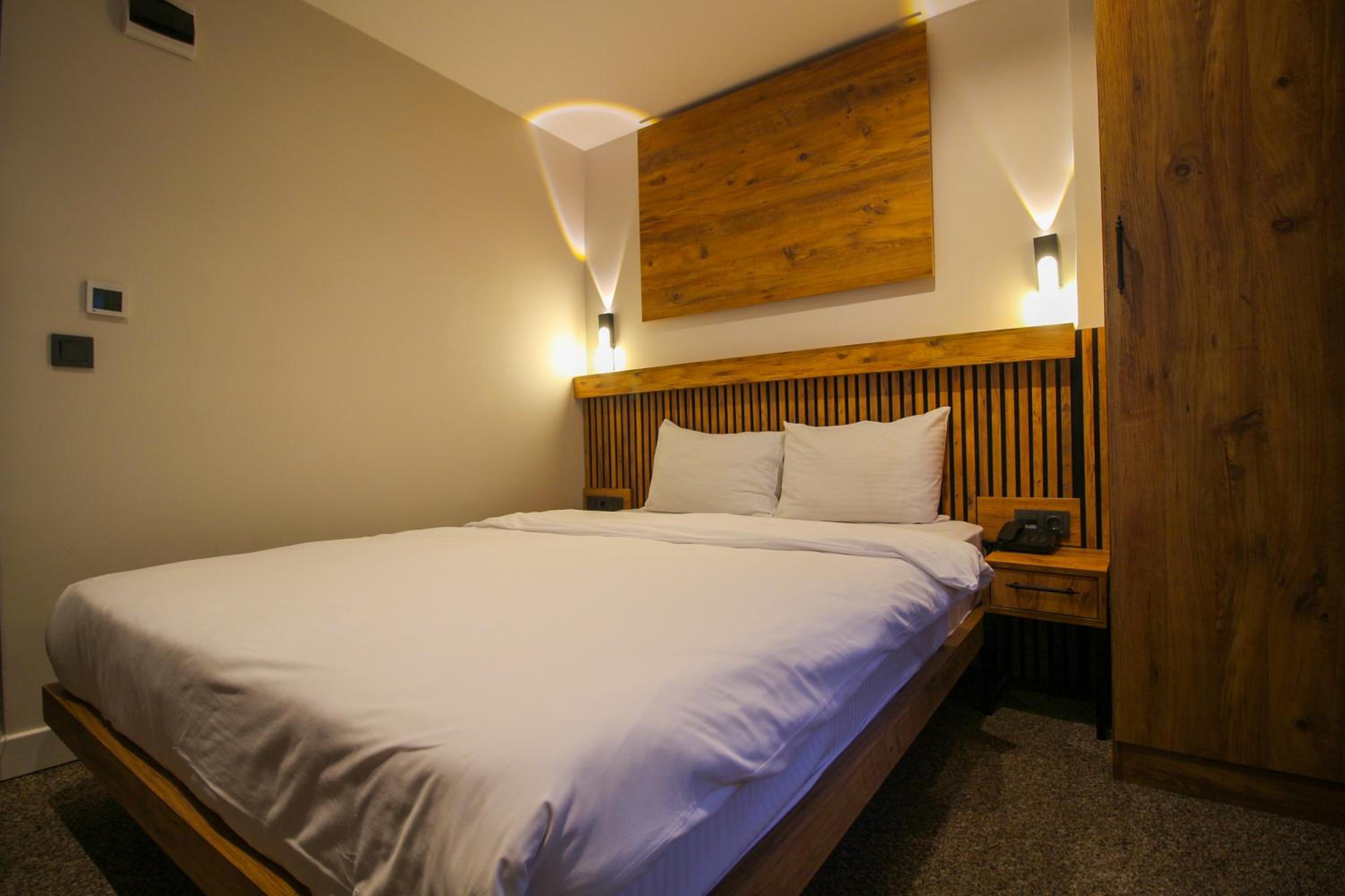 Budget Double Room photo 2