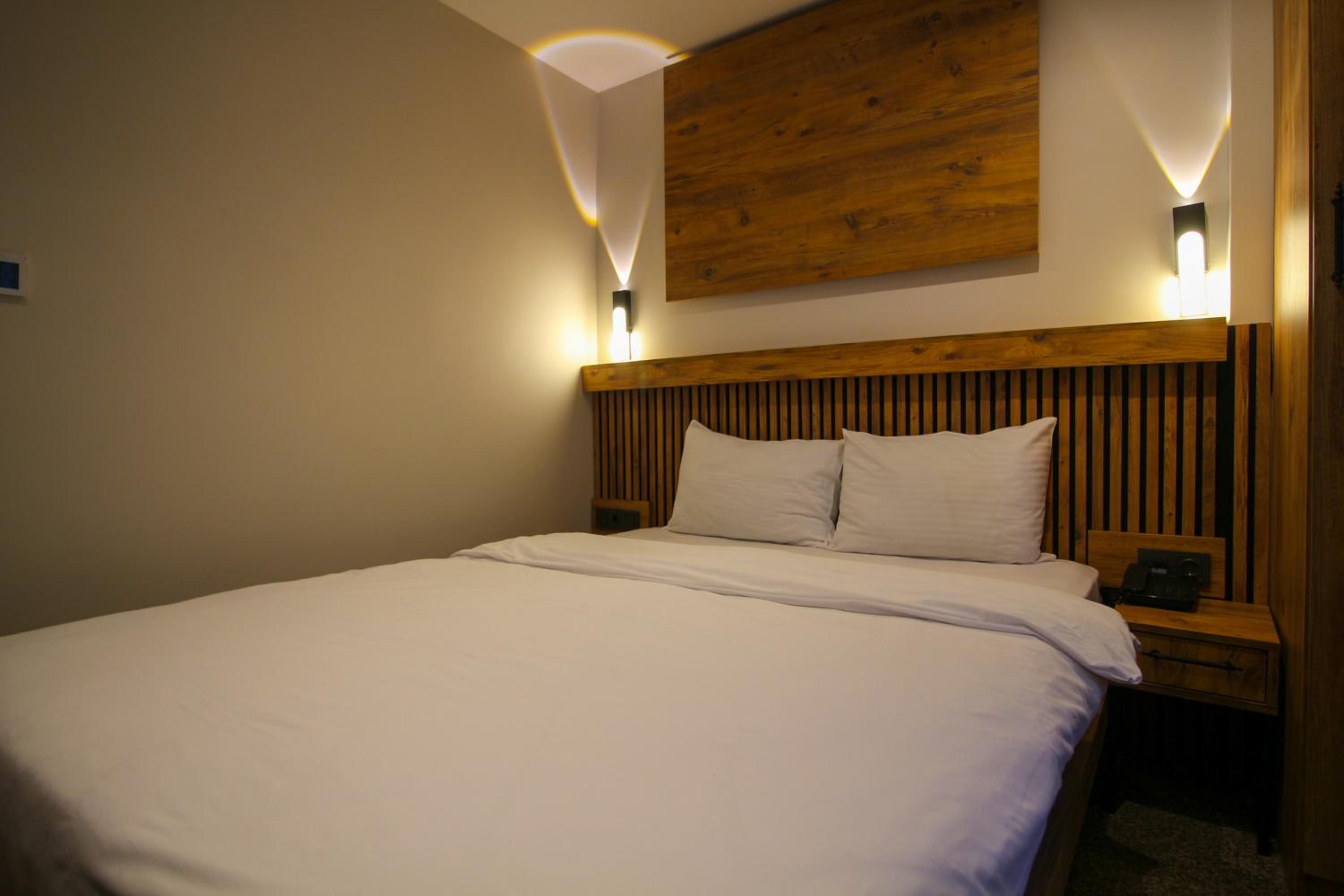 Budget Double Room photo 3