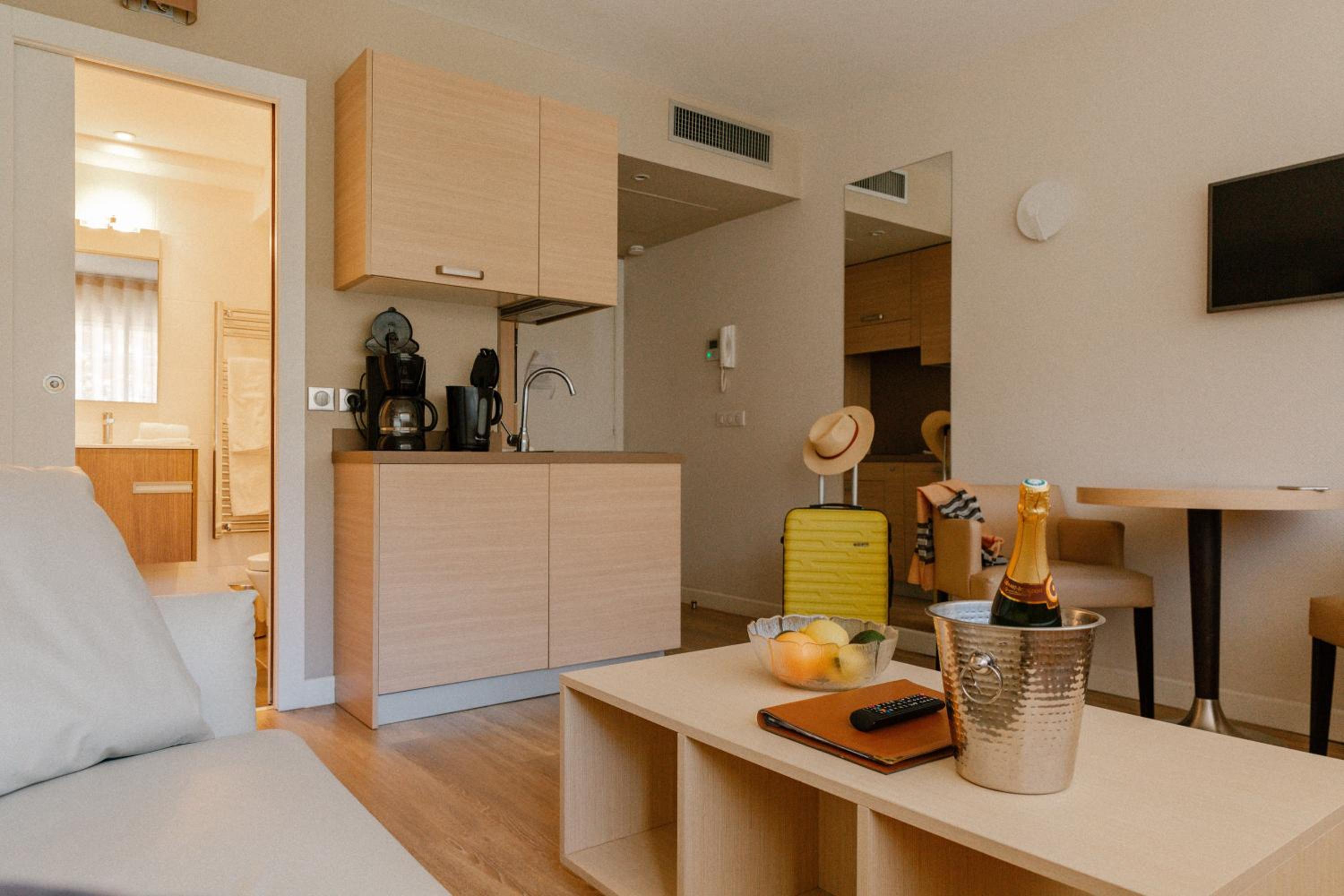 Studio (2 Adults)