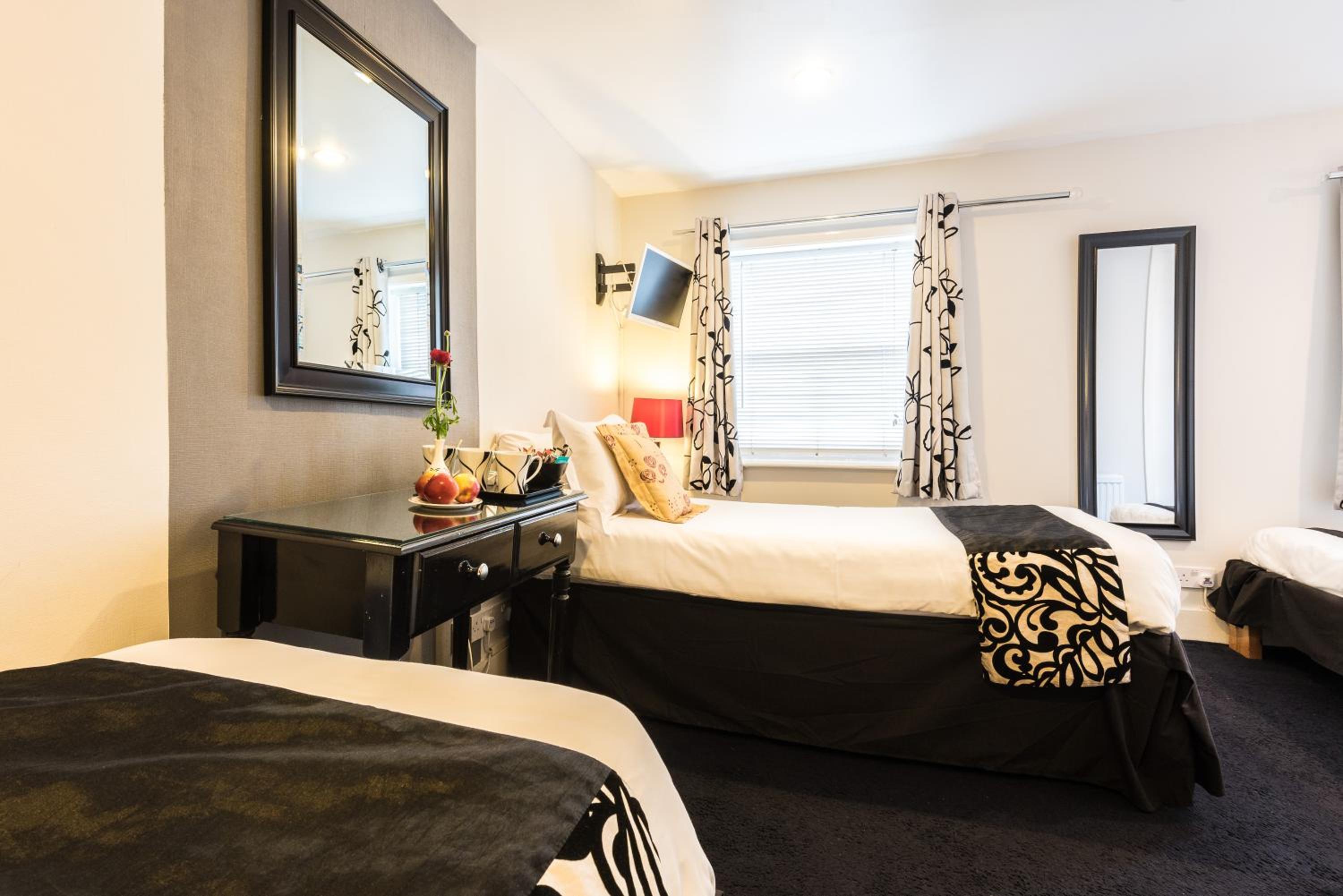 Triple Room - Photo 1