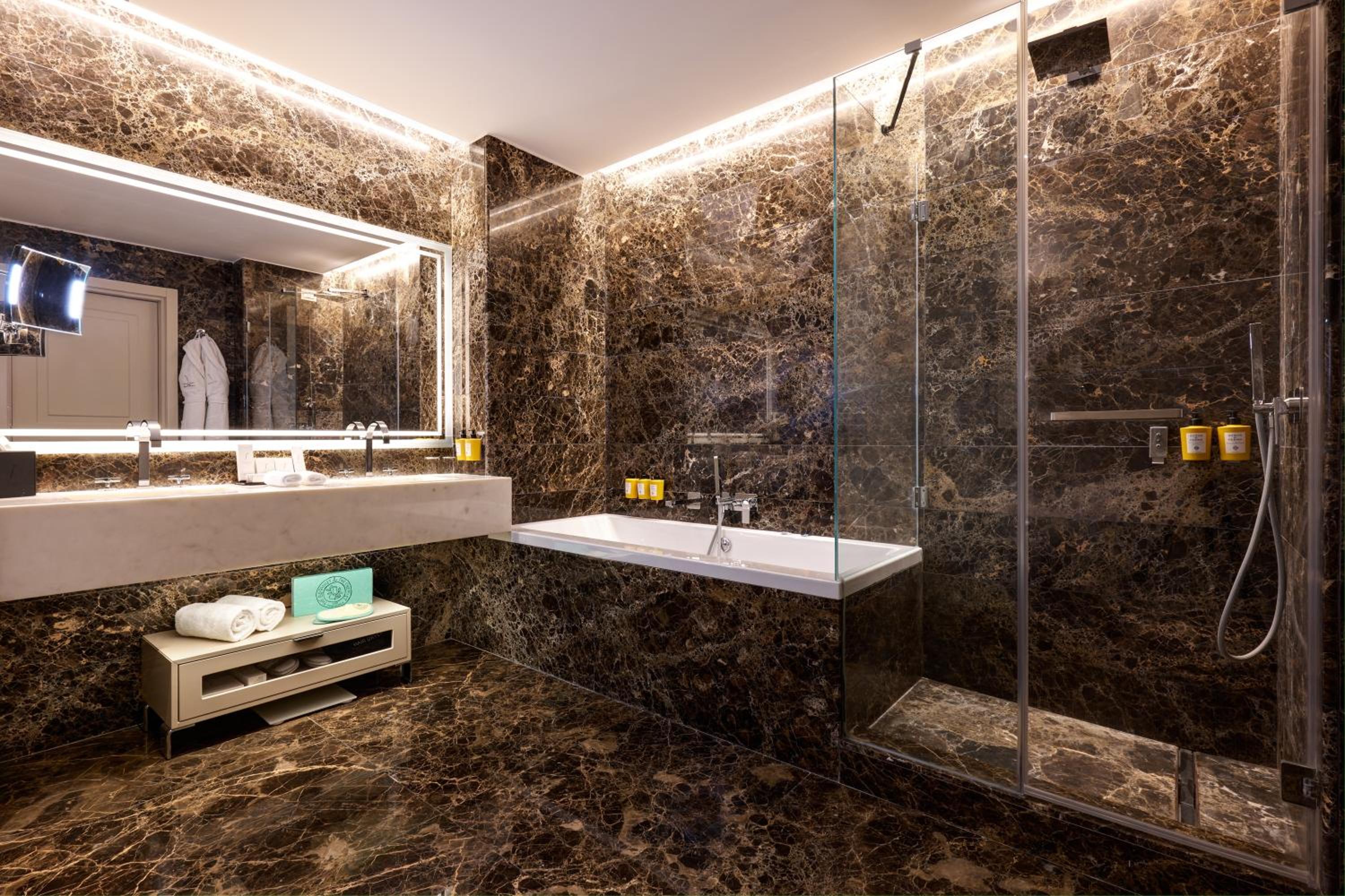 Presidential Suite (Non Smoking)