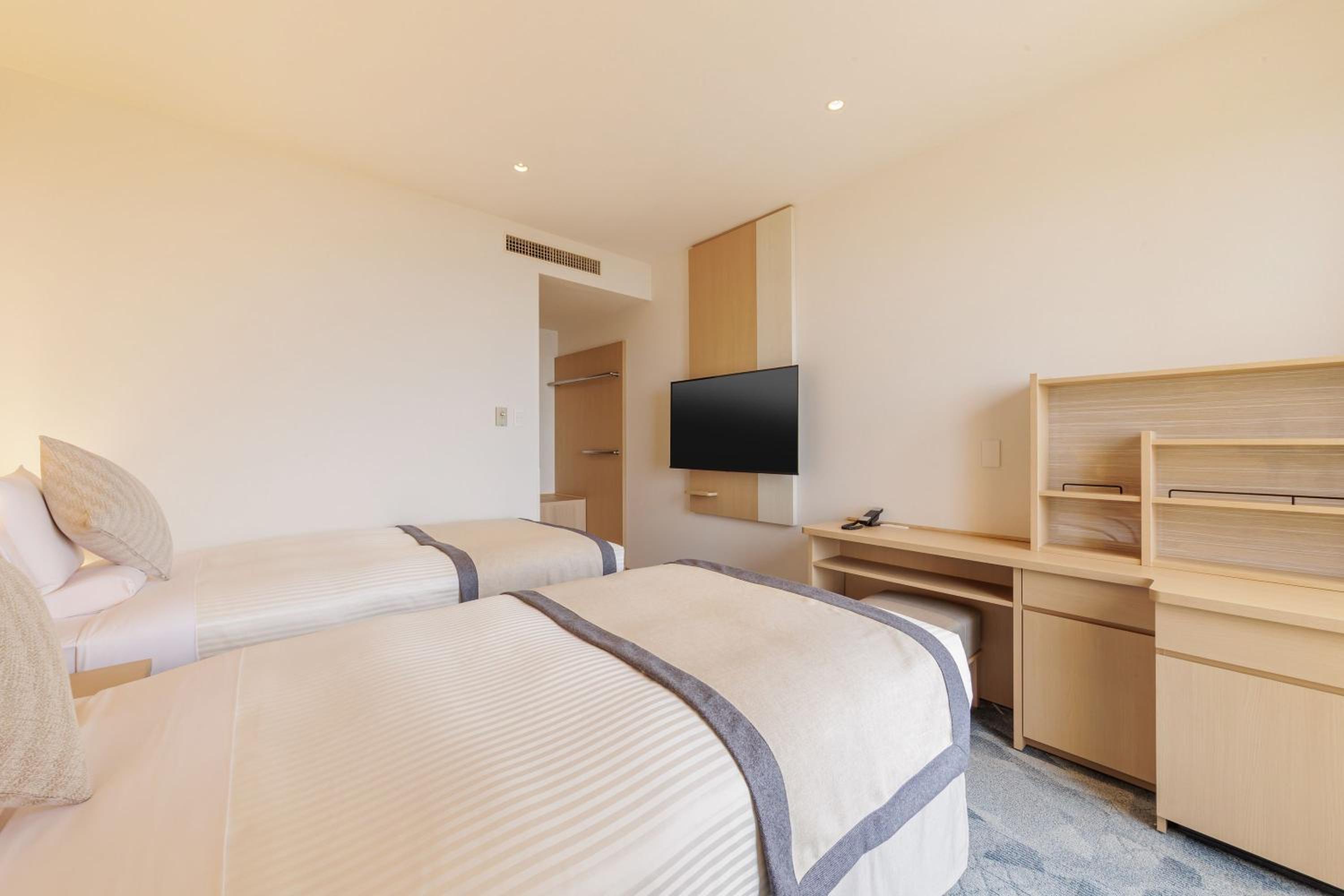 Standard Twin Room with private bathroom