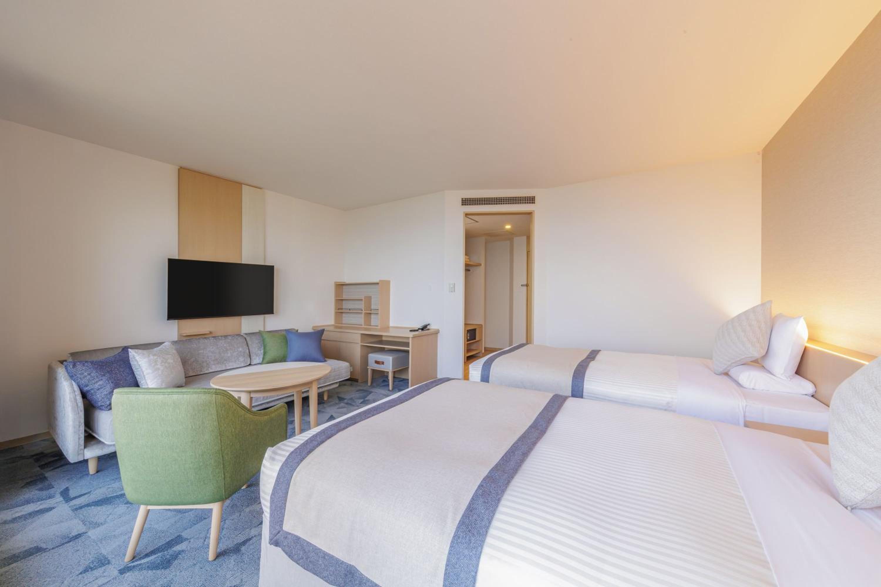 Superior Twin Room with private bathroom