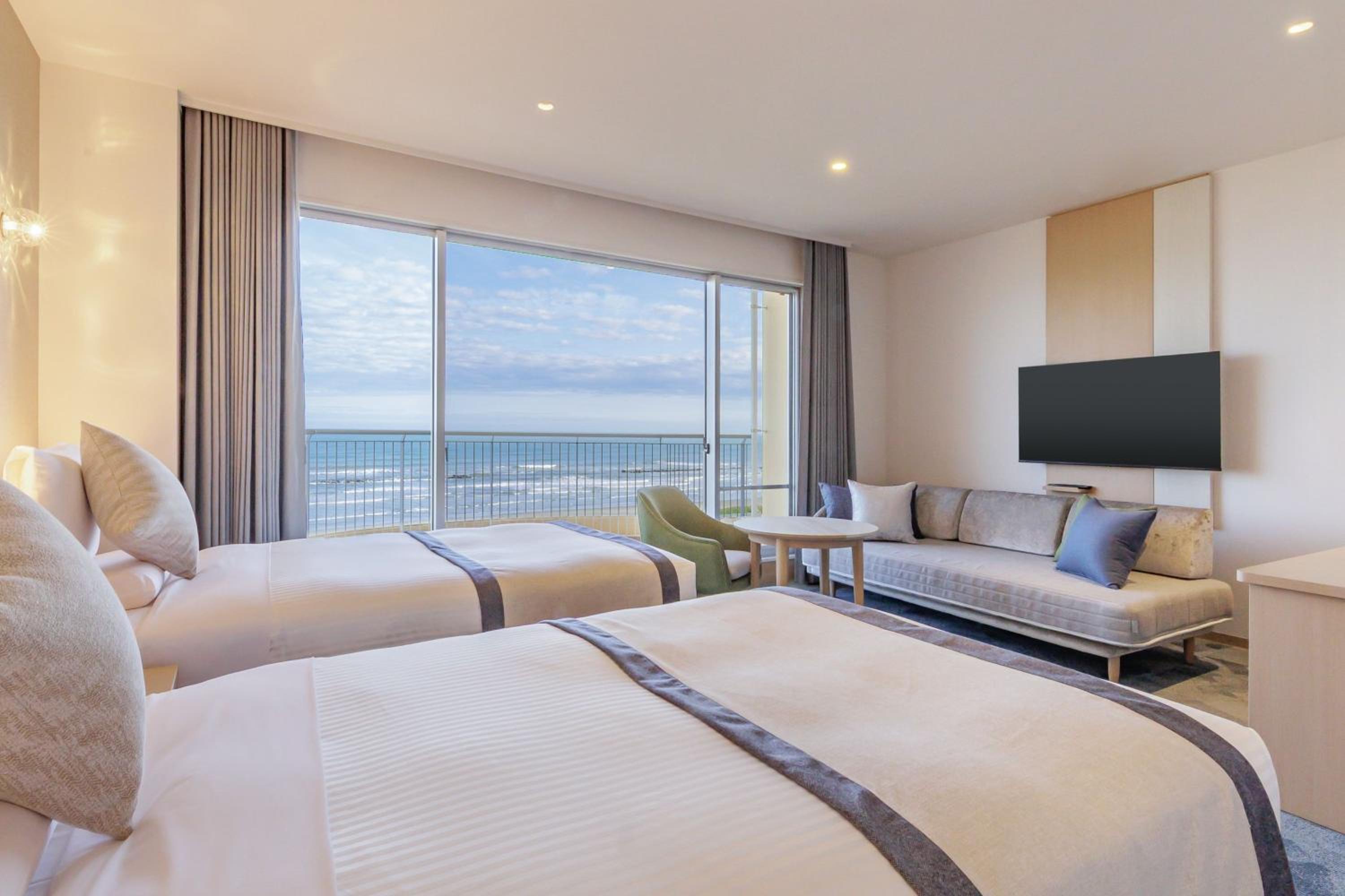Superior Twin Room with private bathroom photo 3
