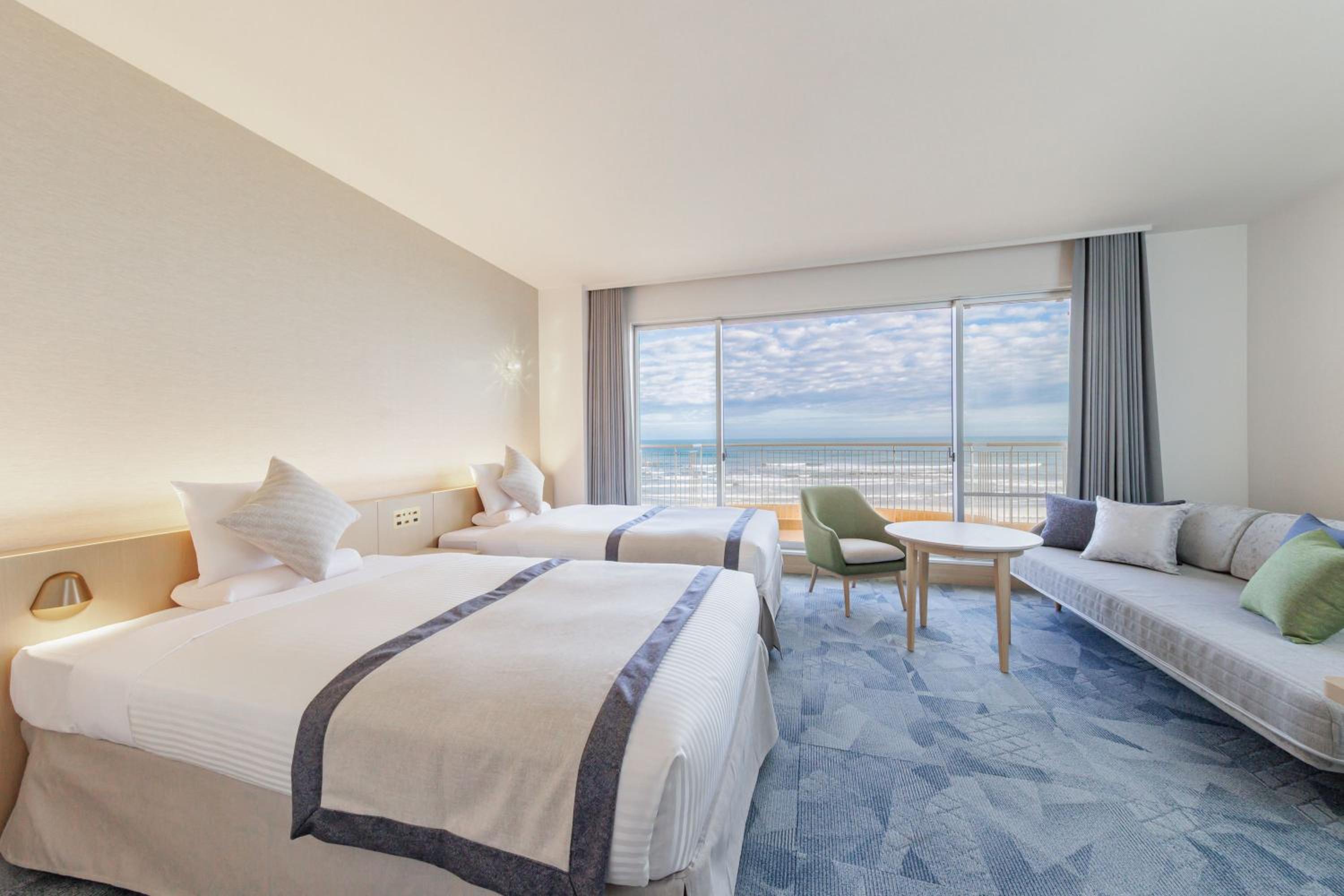 Superior Twin Room with private bathroom photo 2
