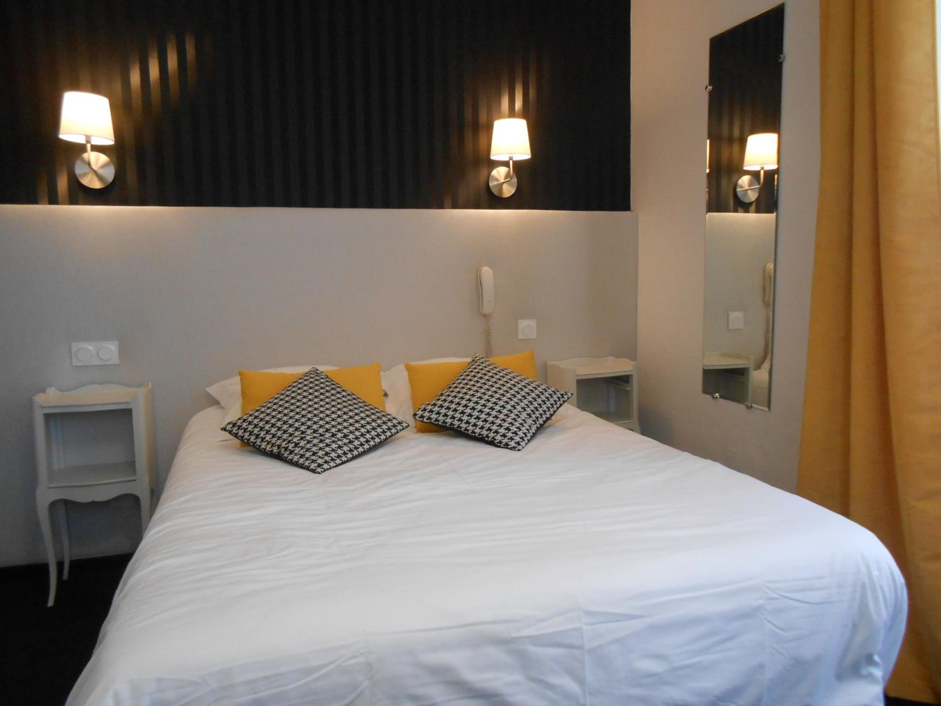 Standard Double Room - Photo 6