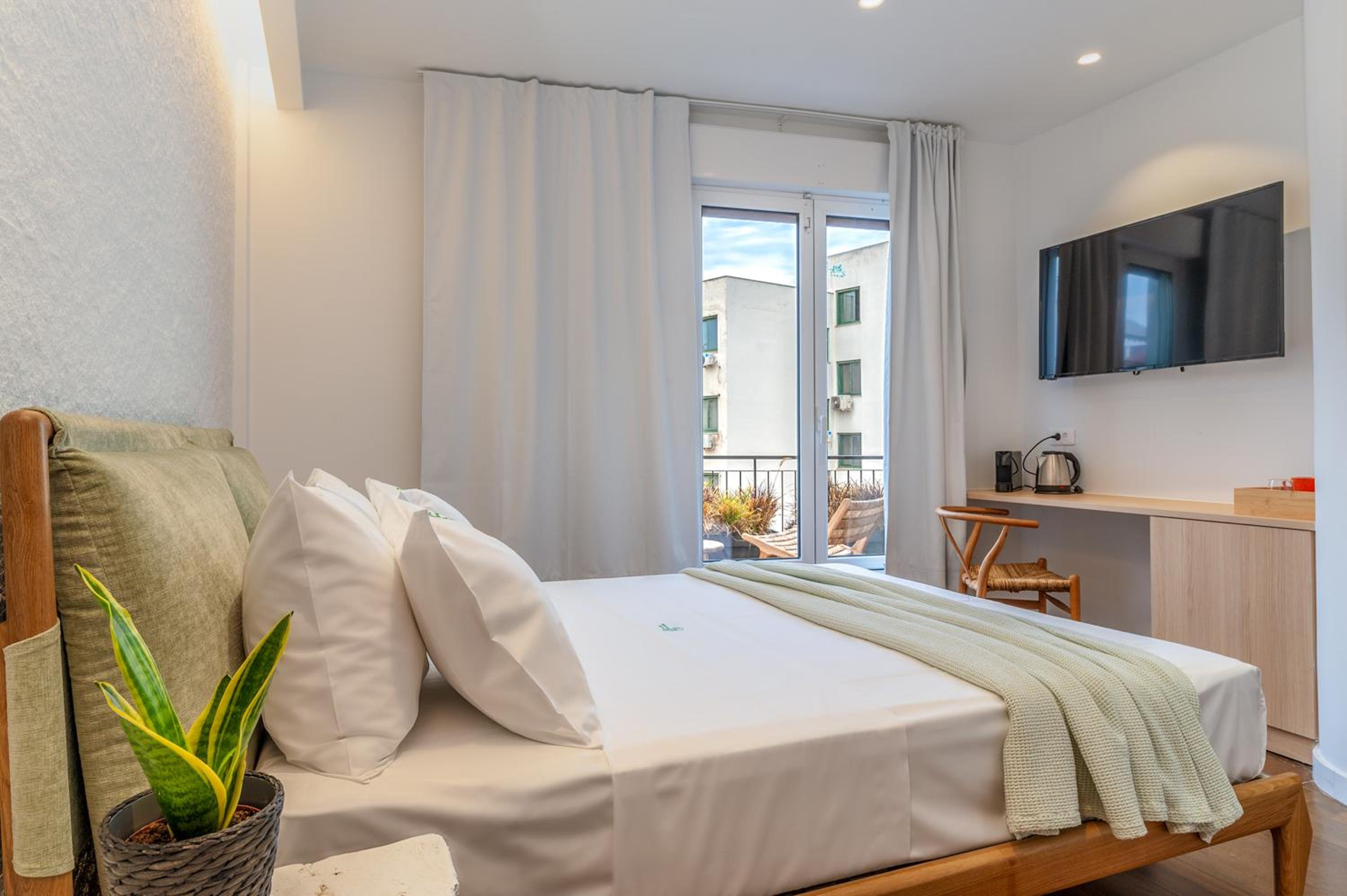Deluxe Double Room photo 3