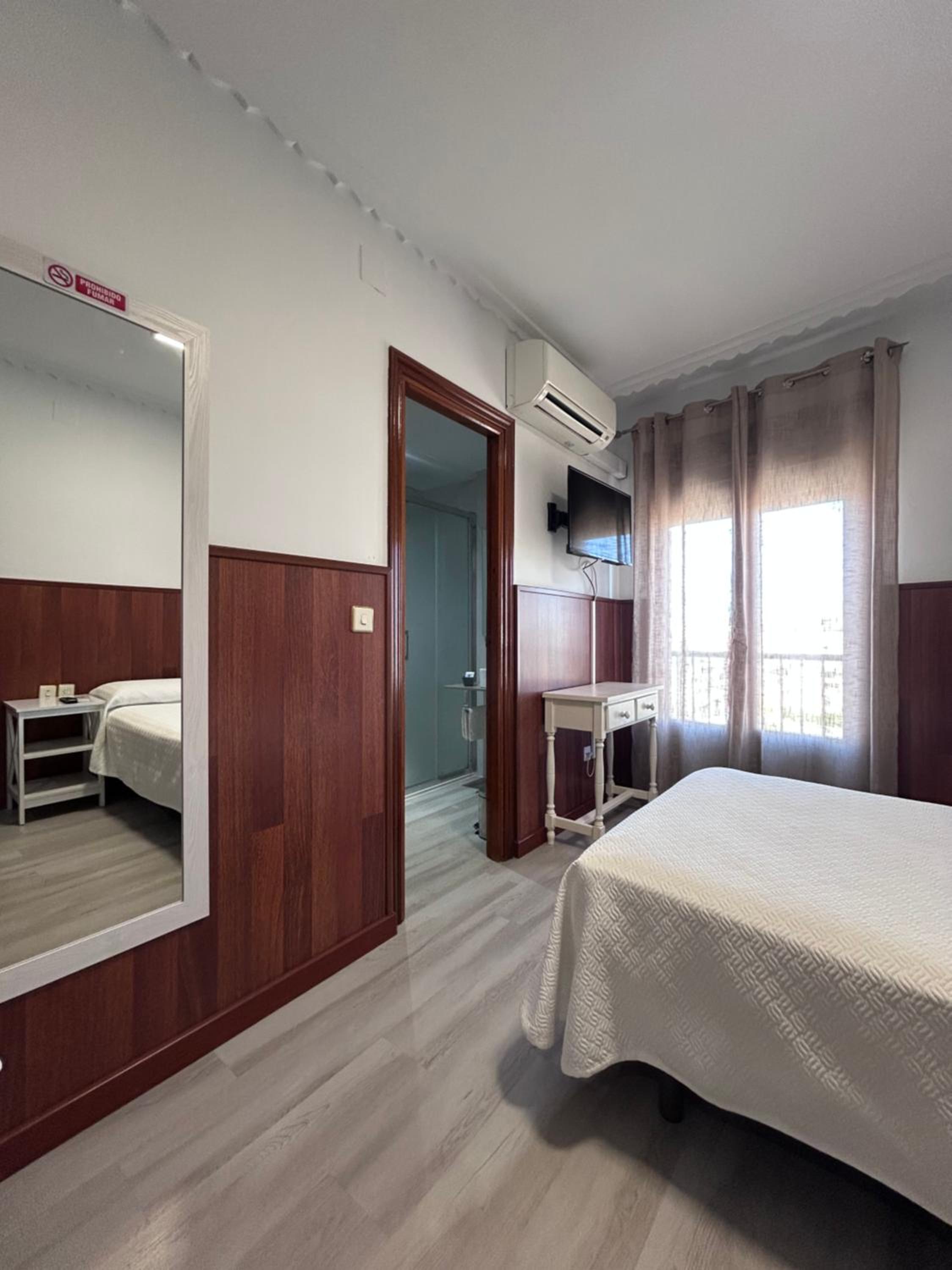 Superior Single Room photo 3