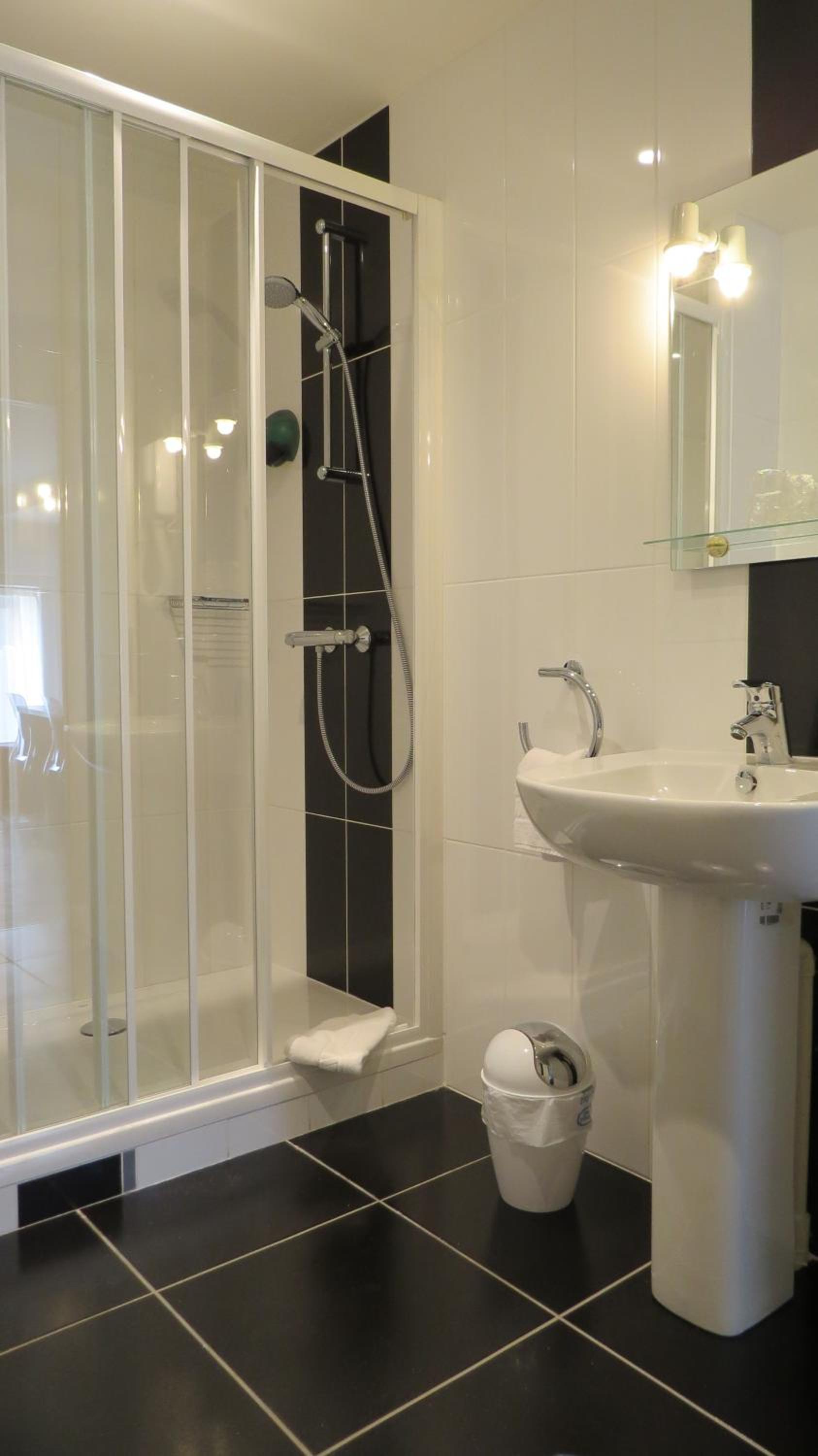 Large Double Room - Ground Floor photo 3