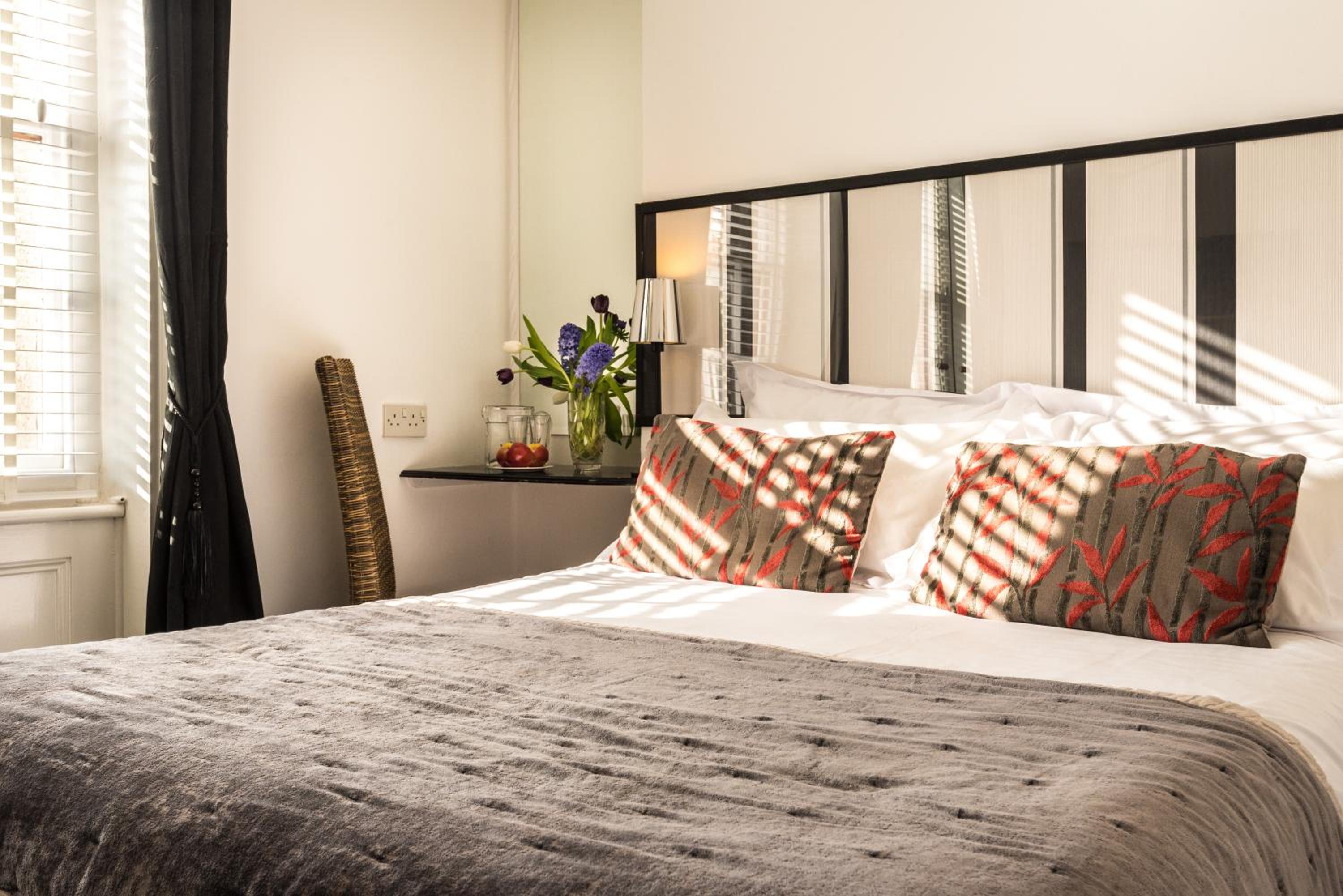 Small Double Room - Photo 2