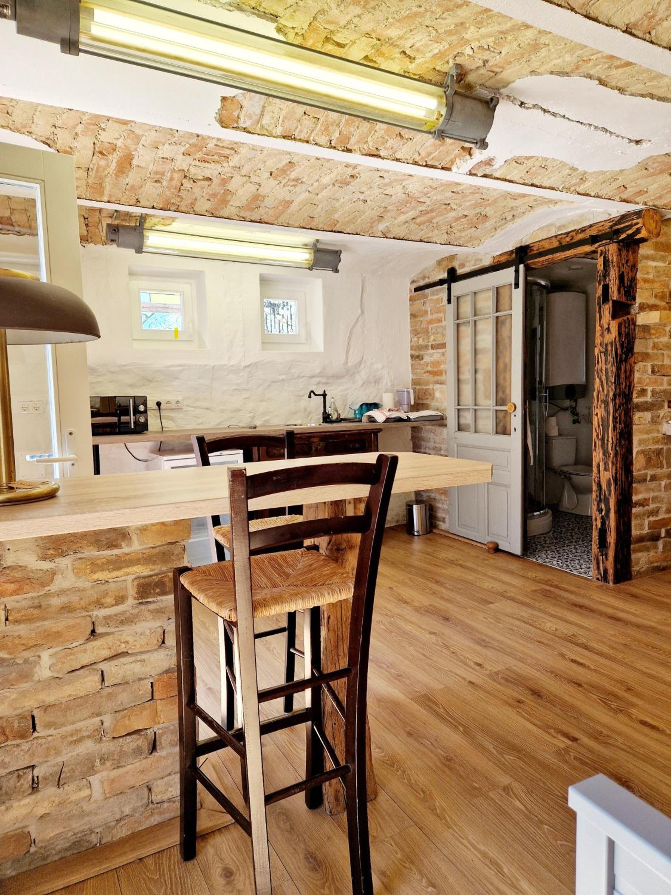 Studio - Photo 3