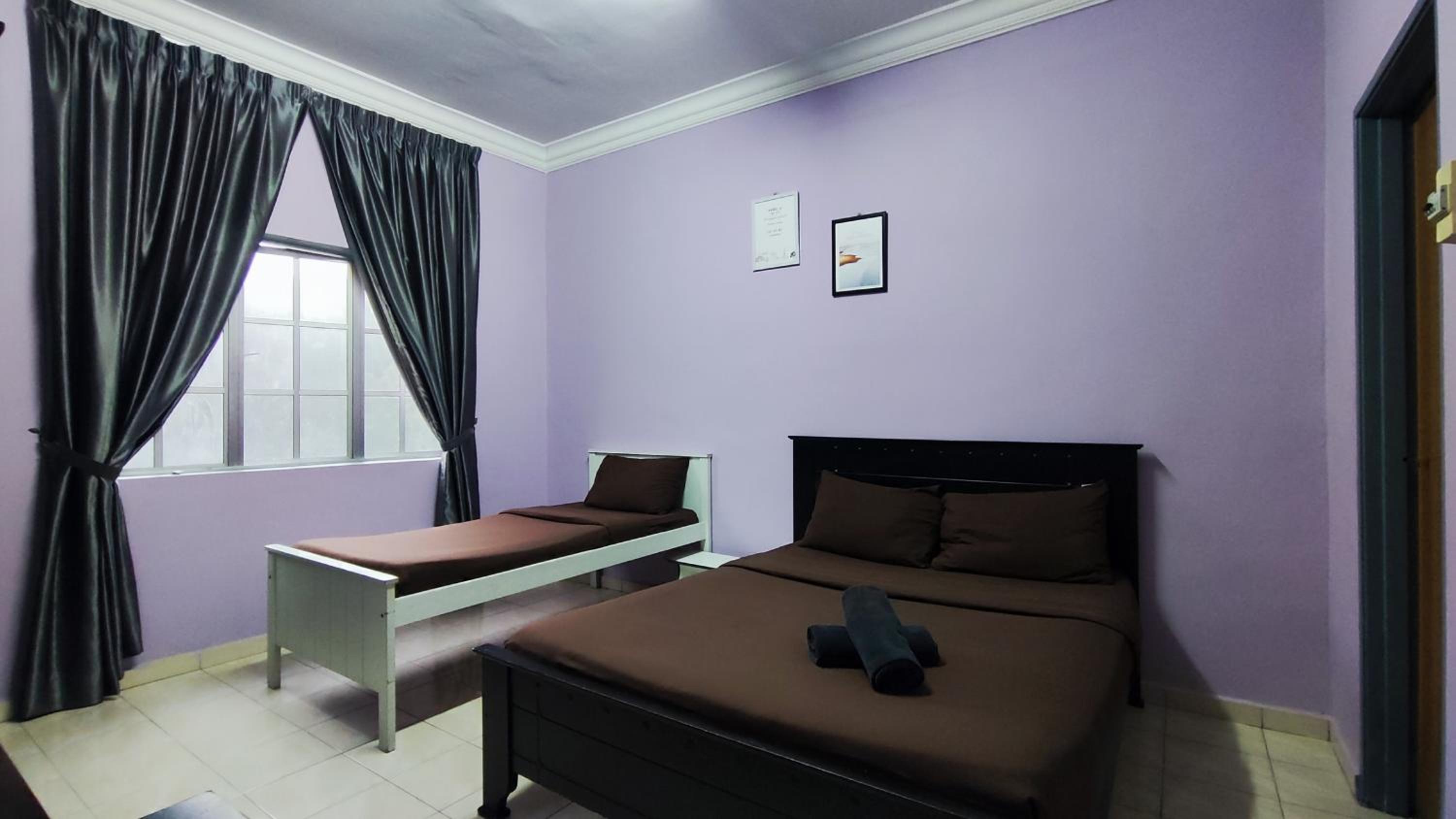 Three-Bedroom Apartment with View photo 3