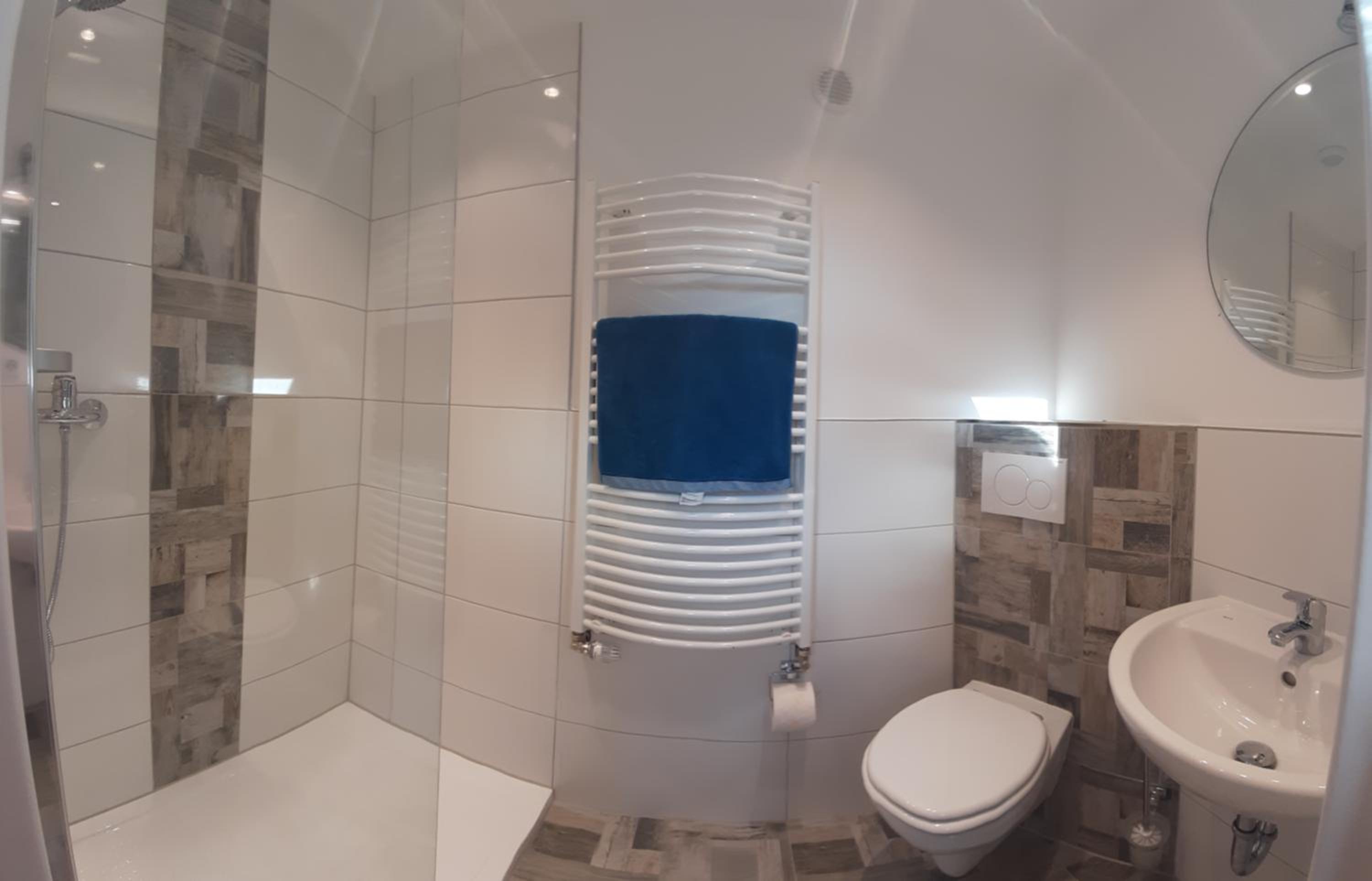 Three-Bedroom Apartment with View photo 2