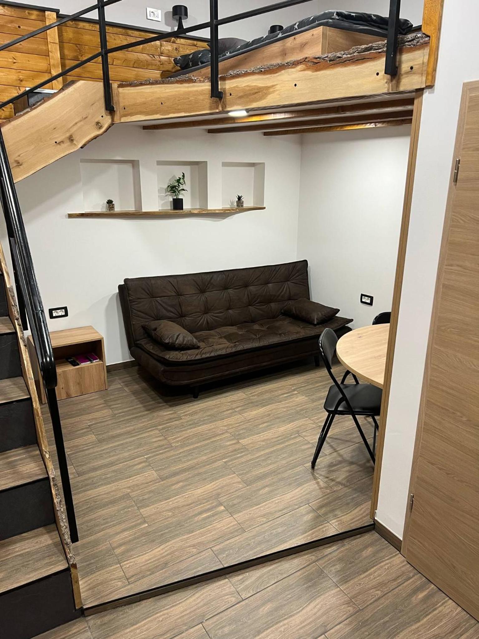 One-Bedroom Apartment with Garden View photo 2