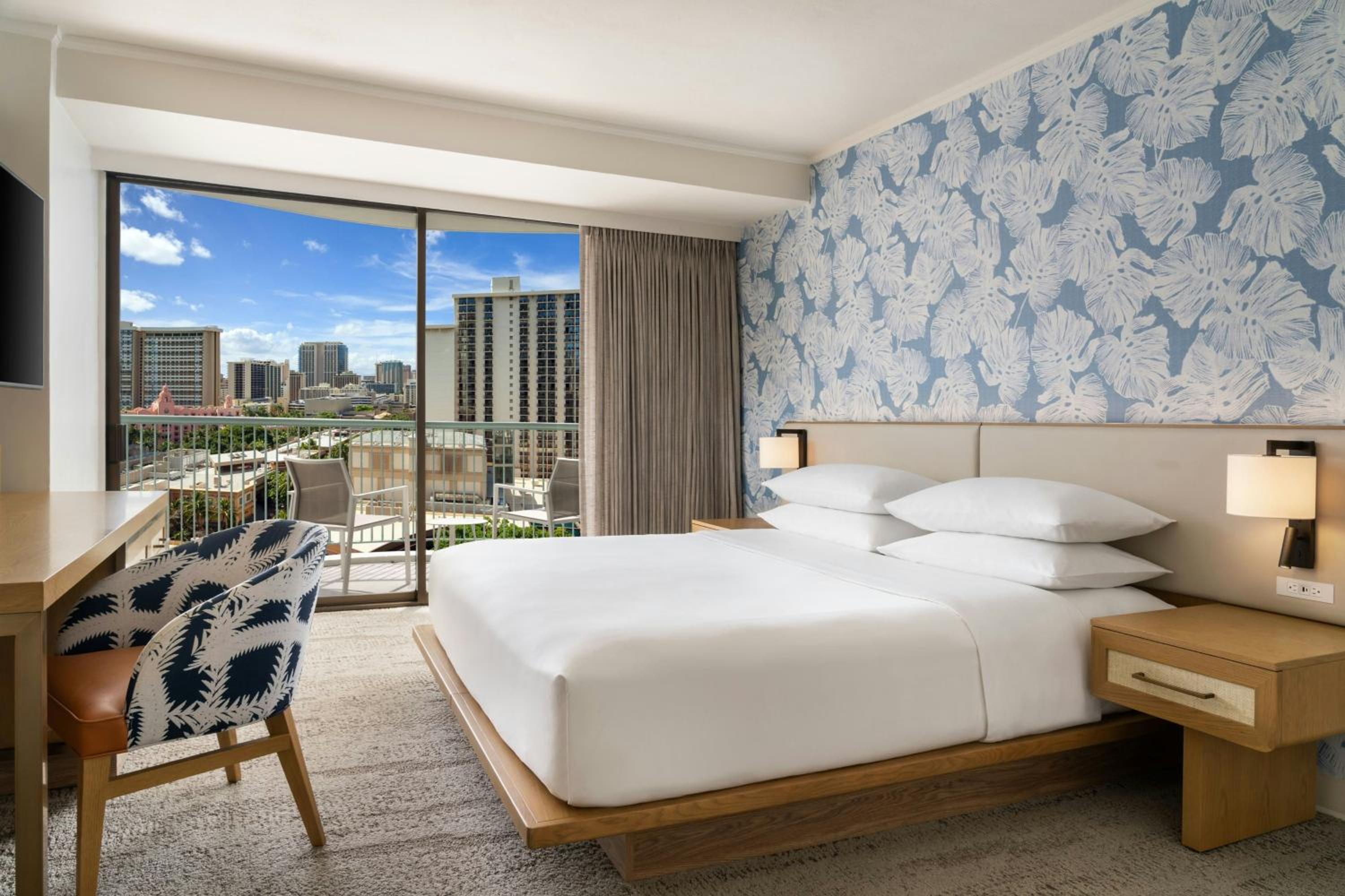 Newly Renovated King Room with City View - Mobility and Hearing Accessible with Tub