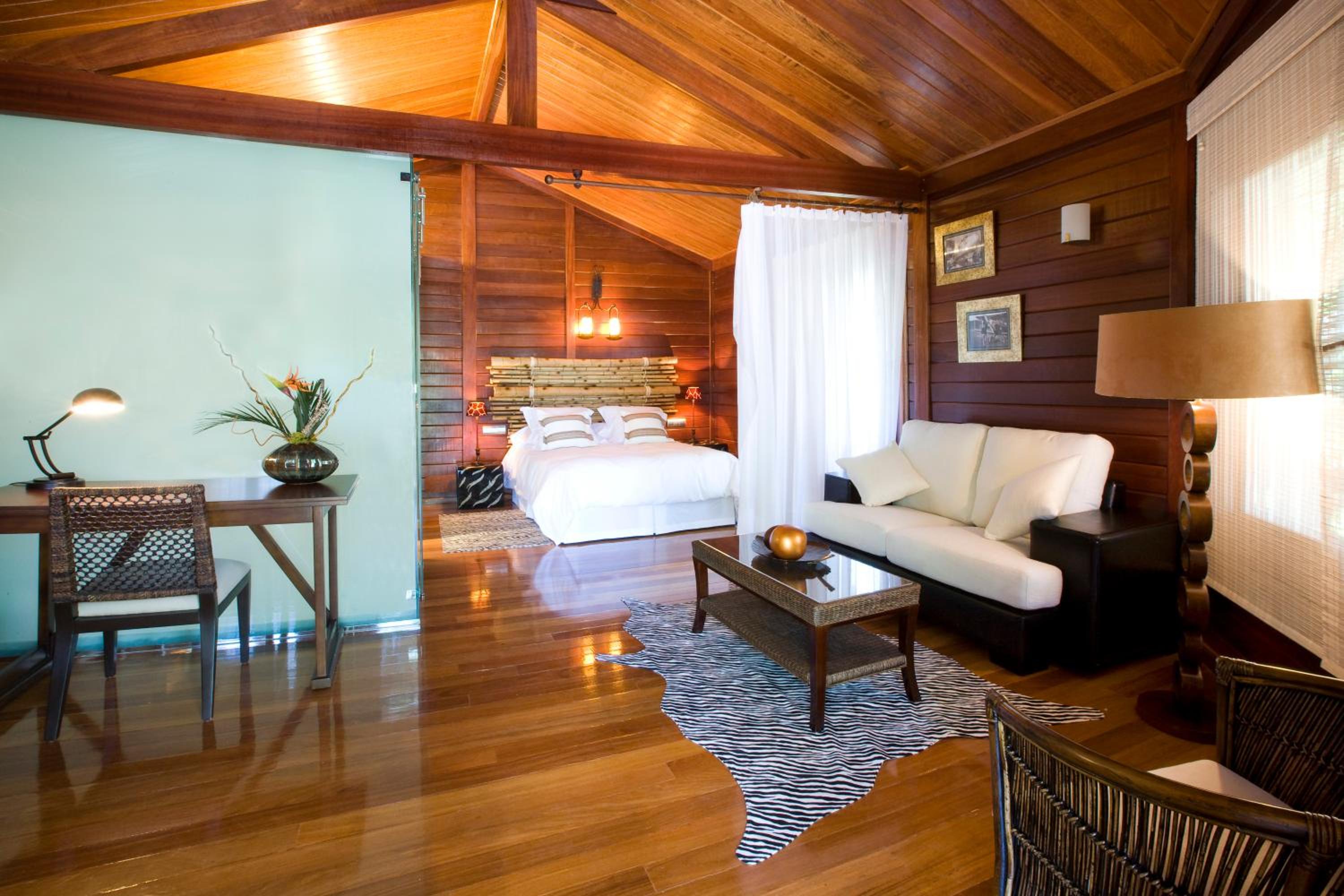 Bungalow (3 Adults) - Photo 3