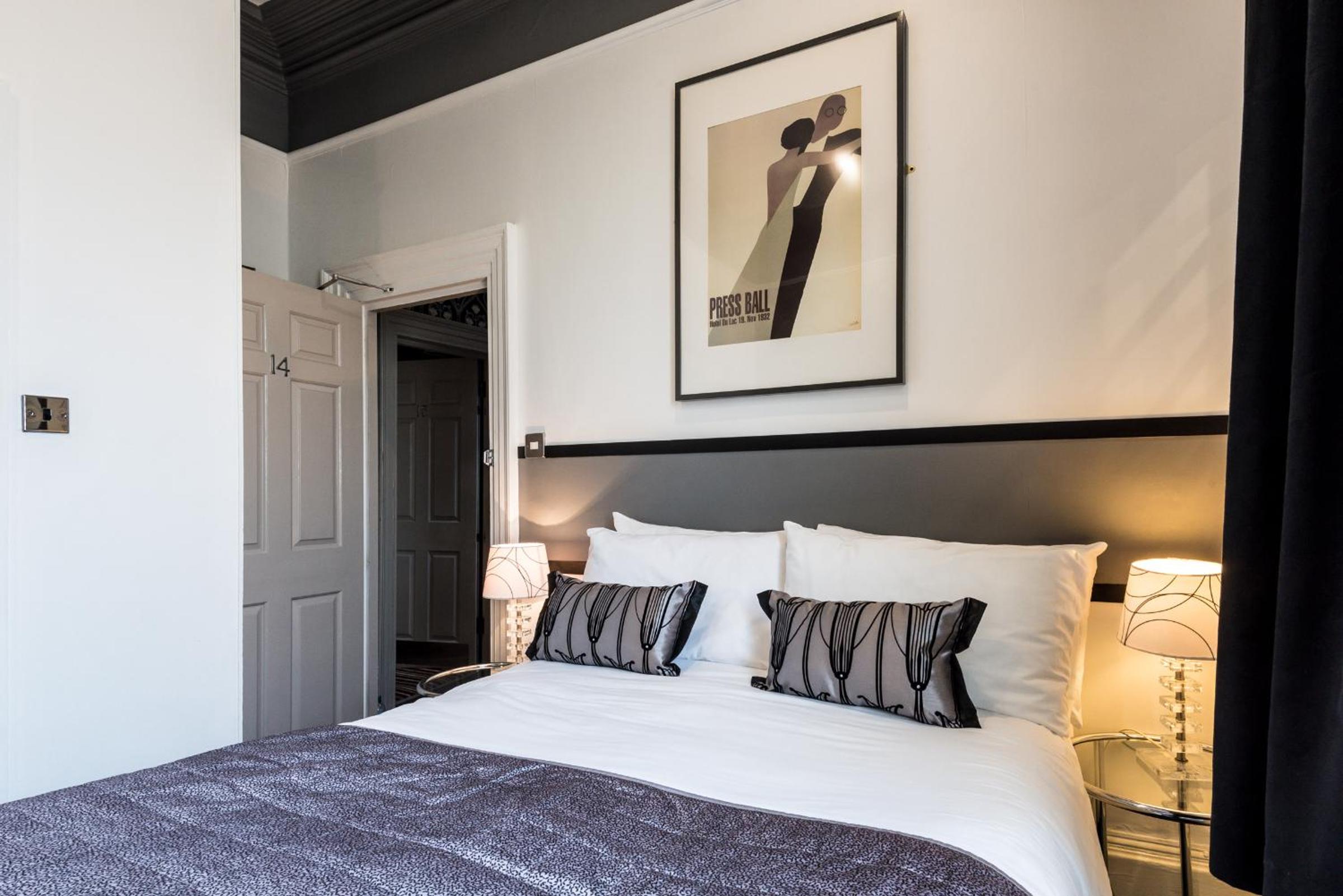 Budget Double Room - Photo 4