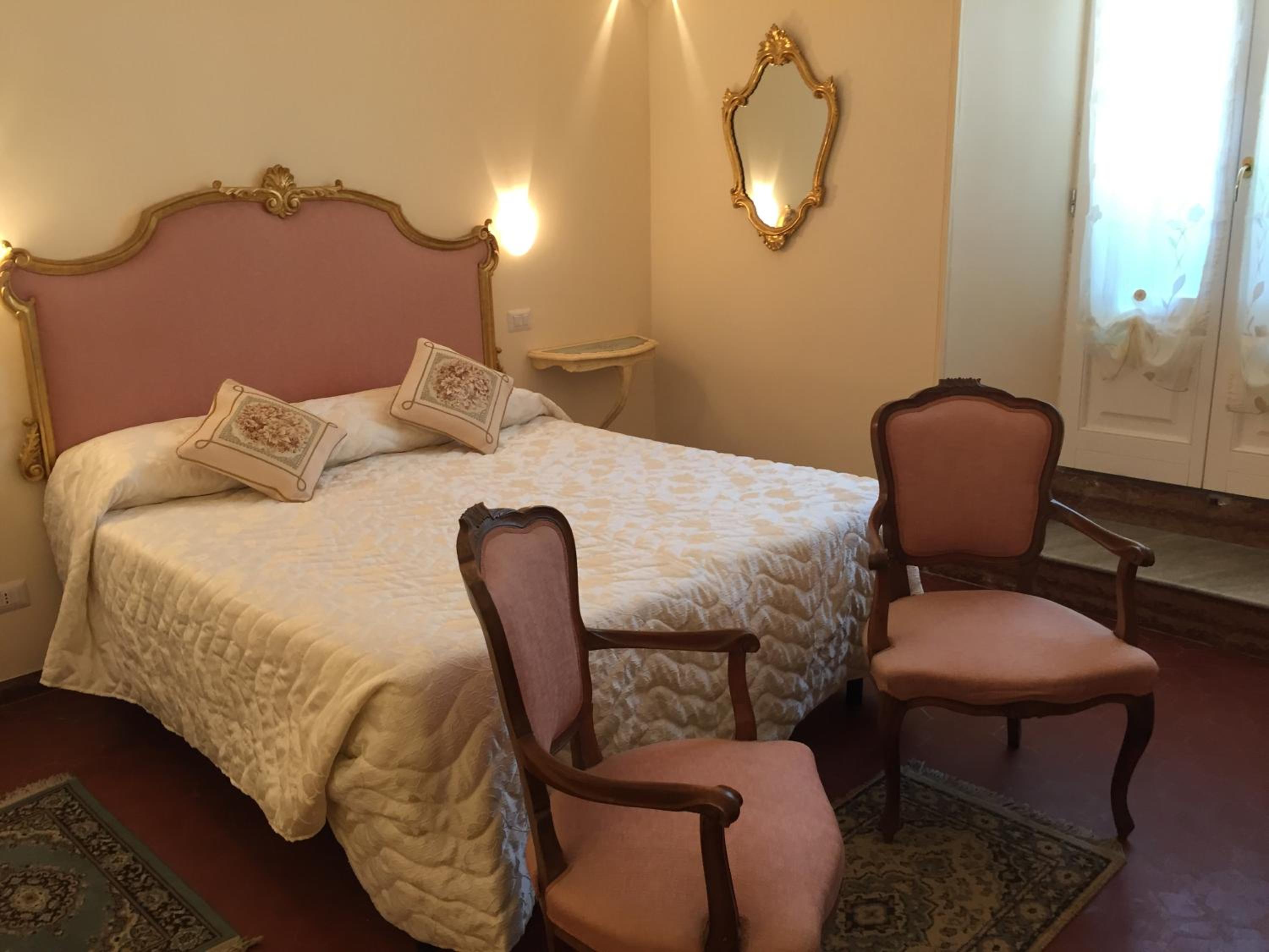 Deluxe Double or Twin Room - Photo 7