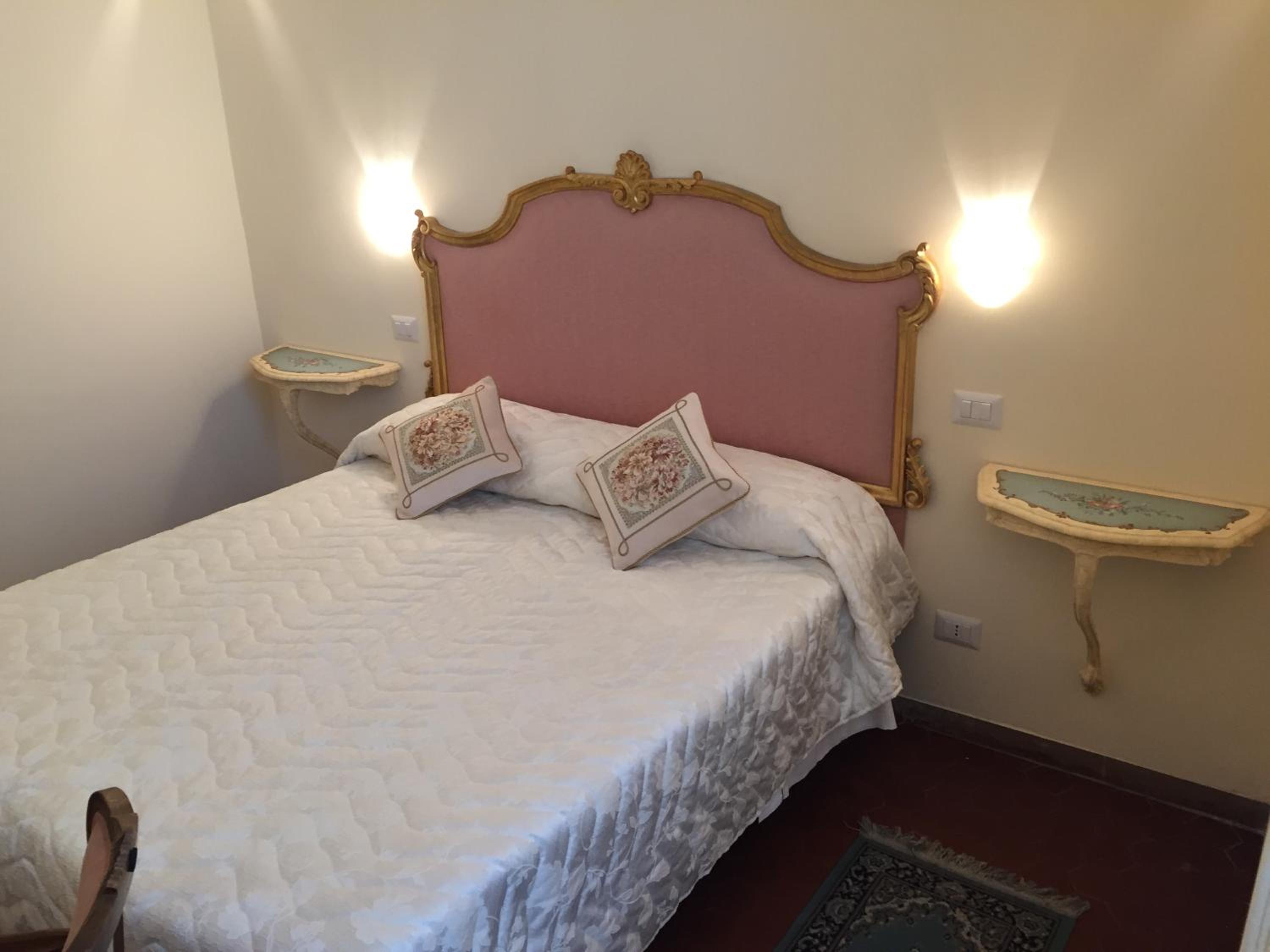 Deluxe Double or Twin Room - Photo 4