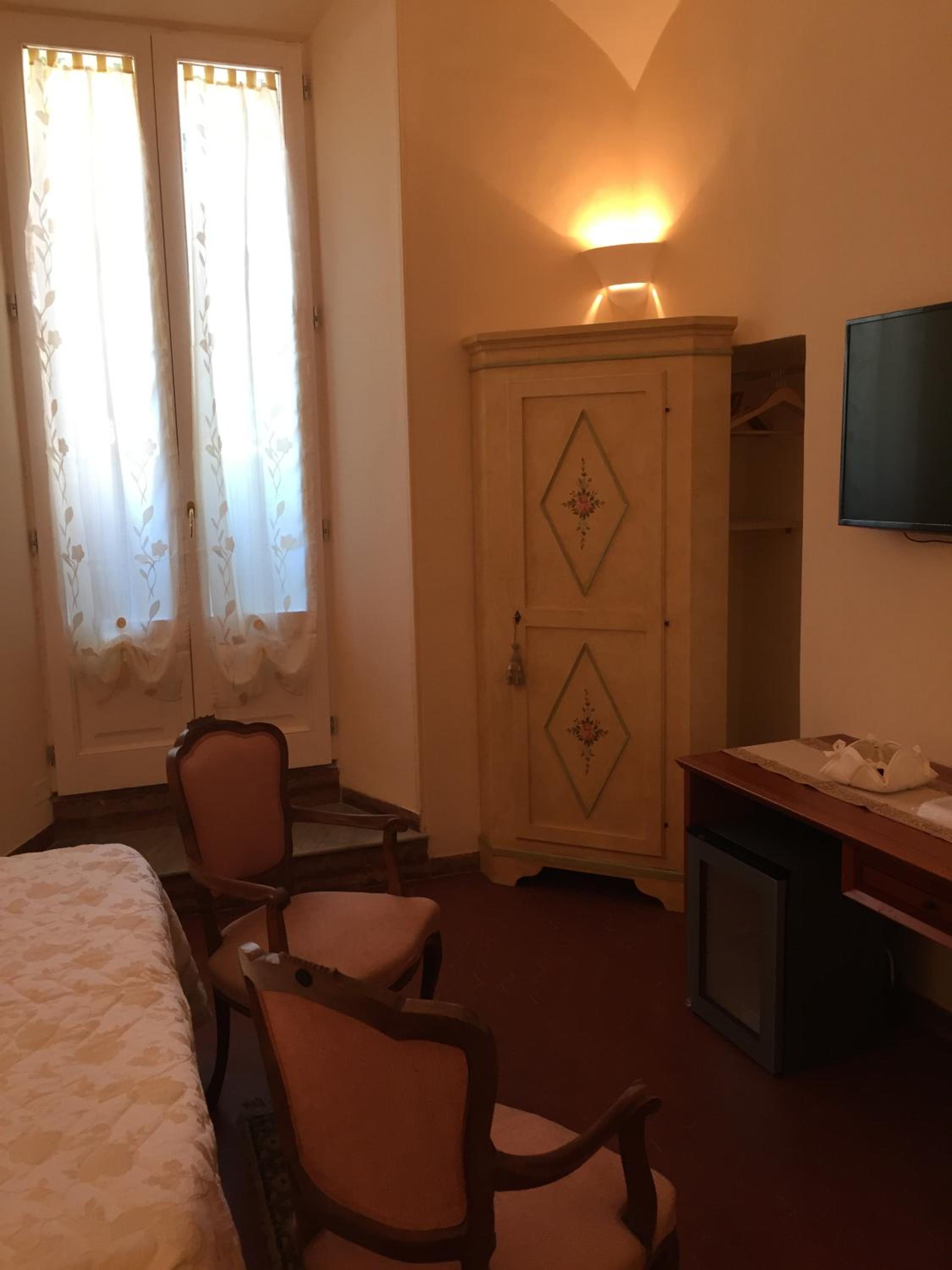 Deluxe Double or Twin Room - Photo 3