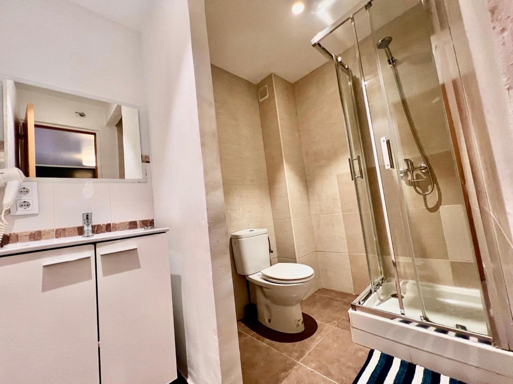 Superior One-Bedroom Apartment