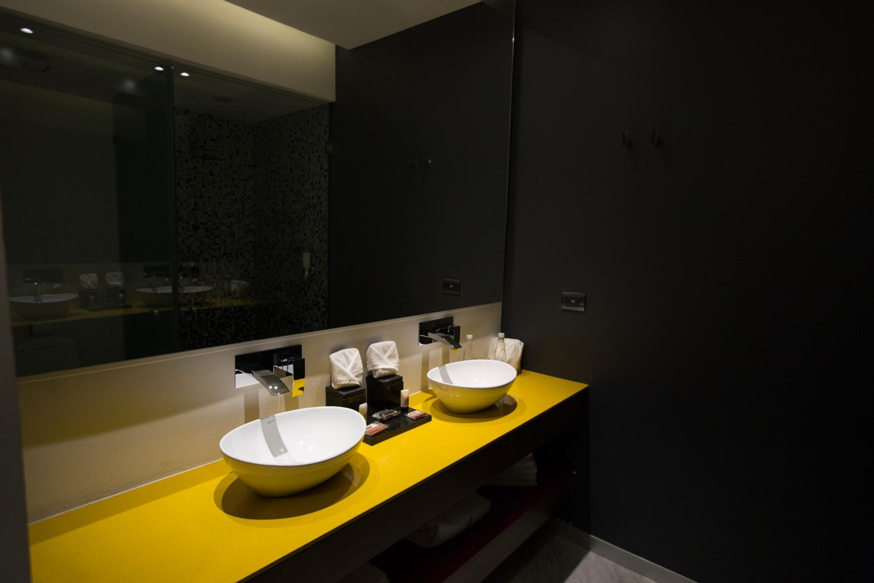 Deluxe Junior Suite photo 2