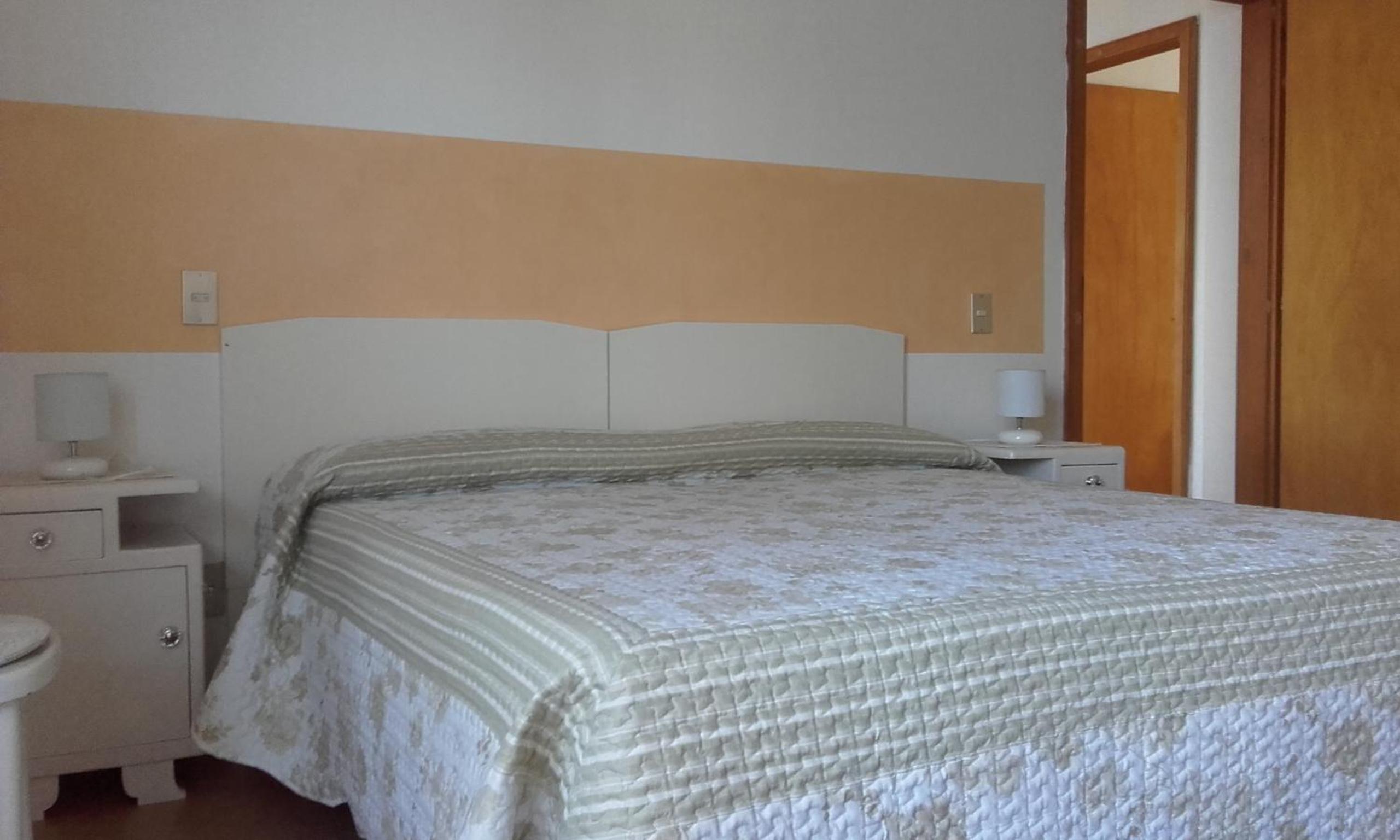 Two-Bedroom Apartment with Terrace and Lake View photo 3