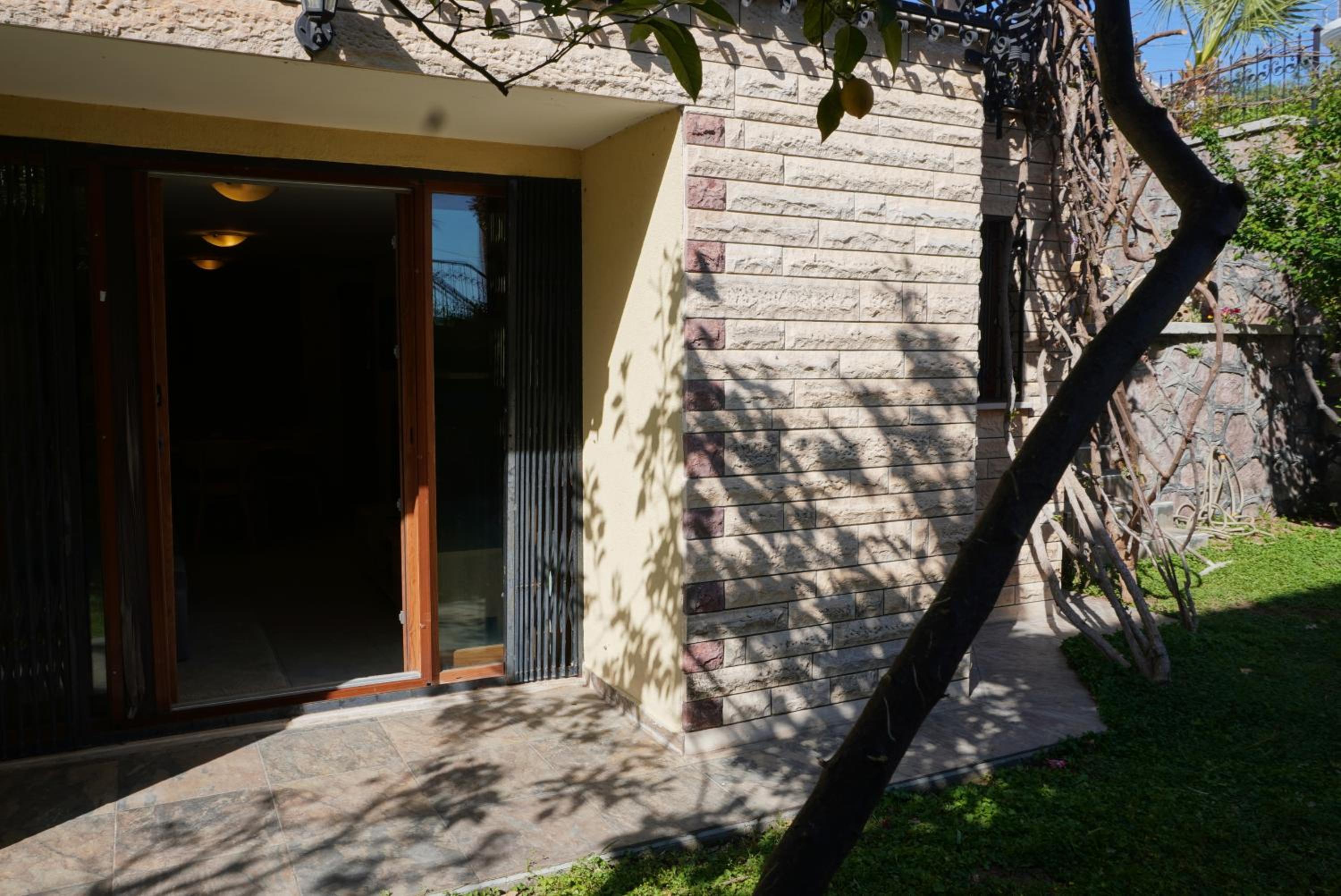 Villa with Garden View