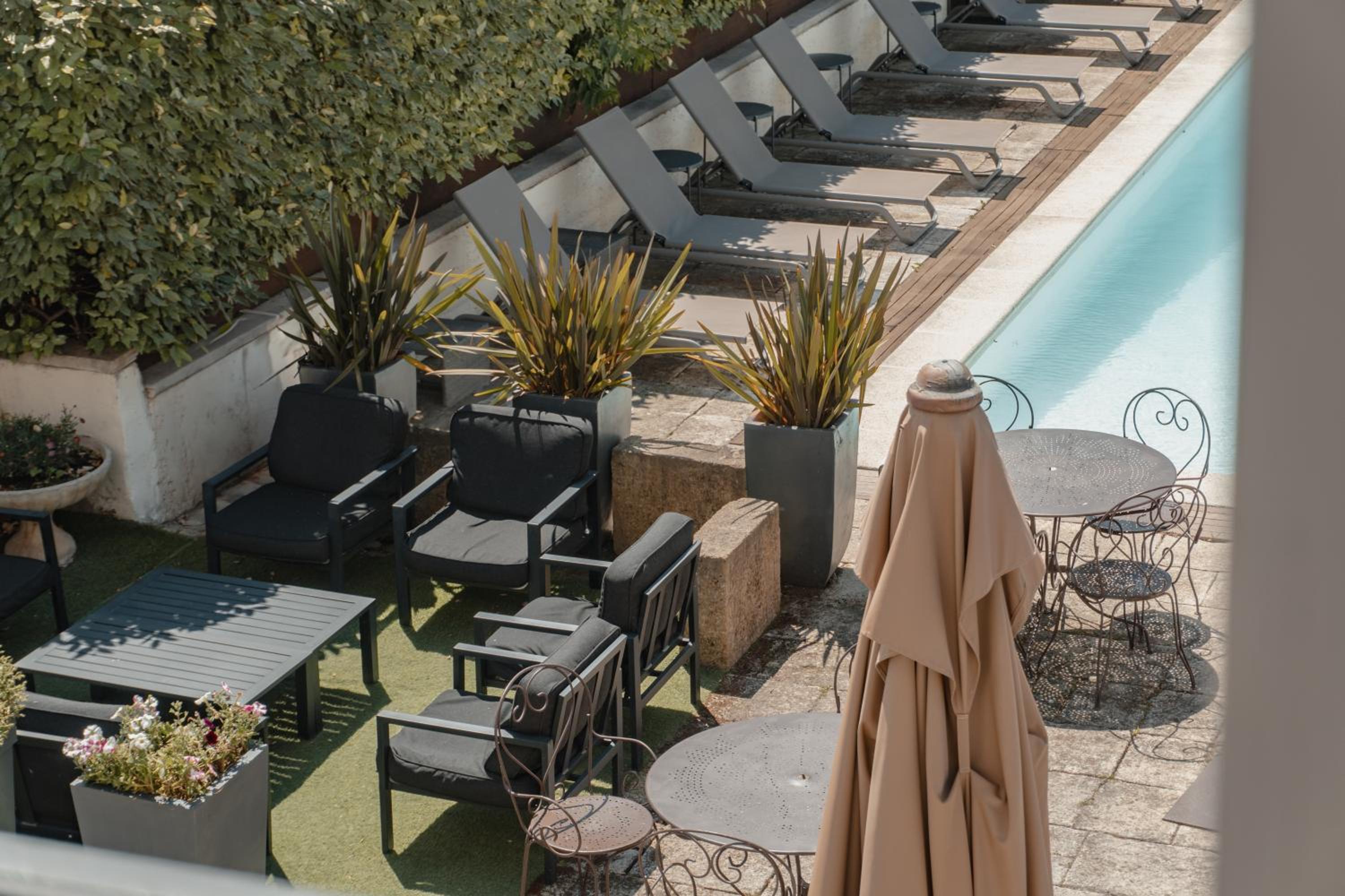 Comfort with Pool View