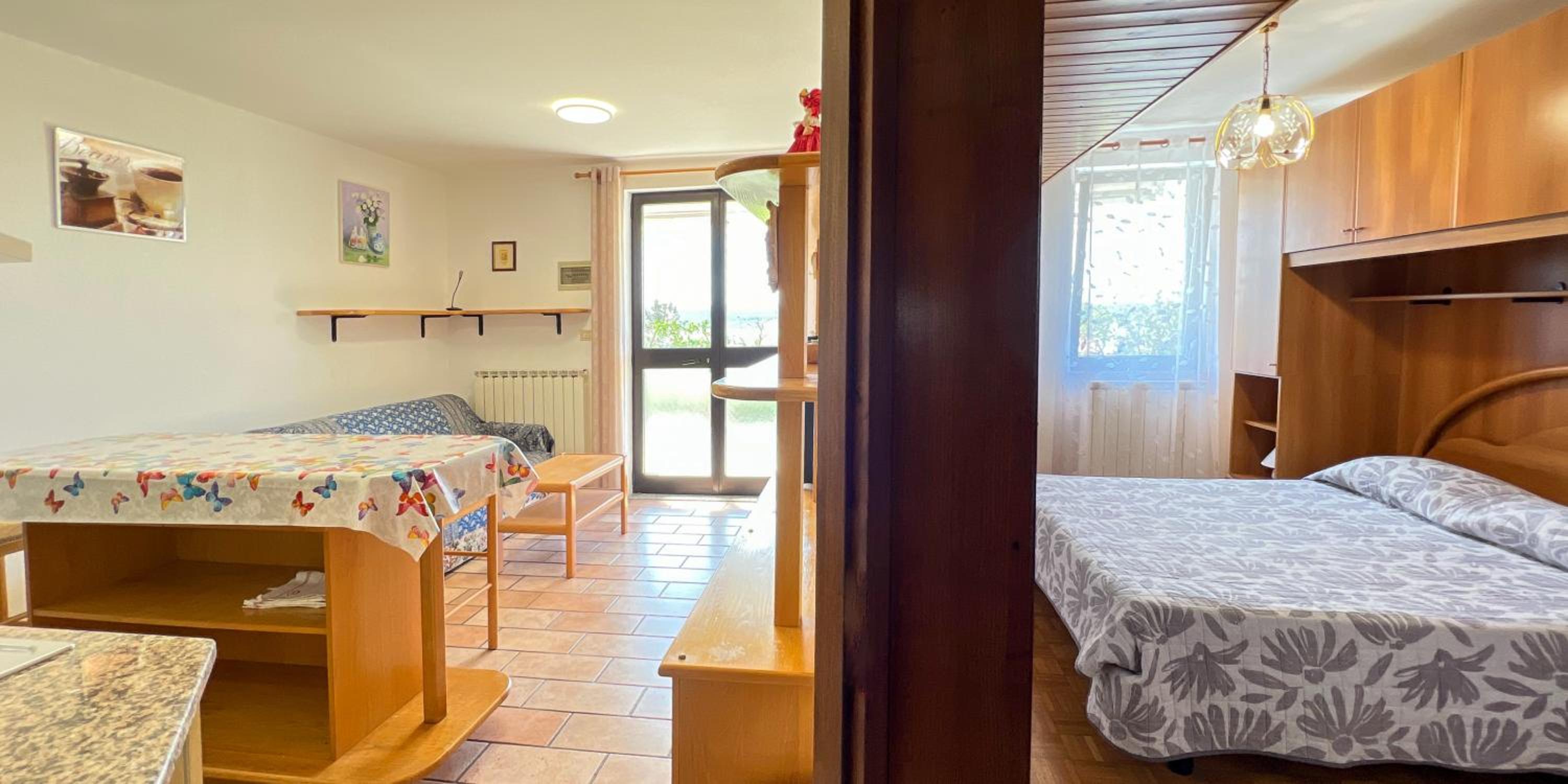 One-Bedroom Apartment with Sea View photo 1