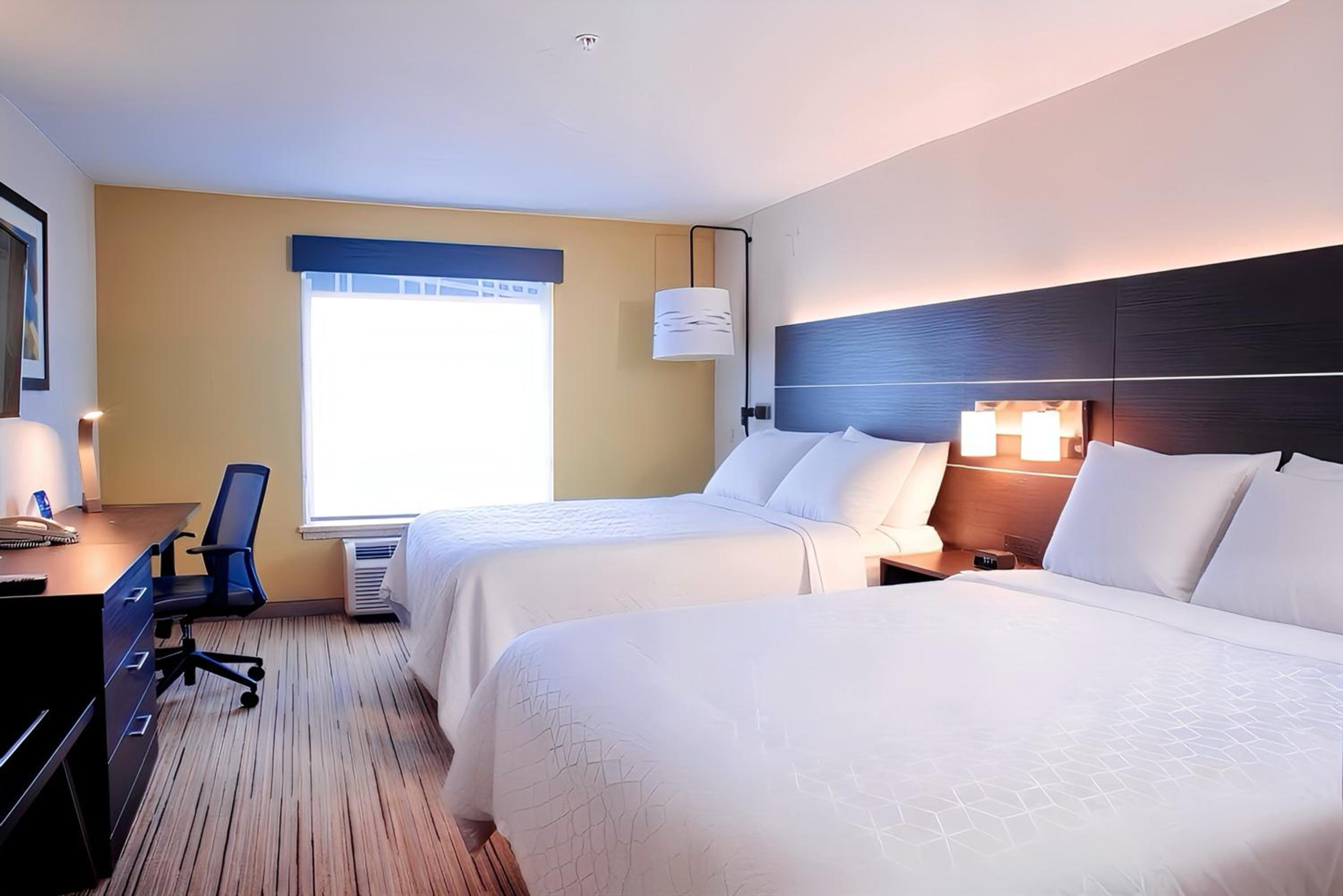 Queen Suite with Two Queen Beds and Mobility Accessible Roll-In Shower - Photo 4