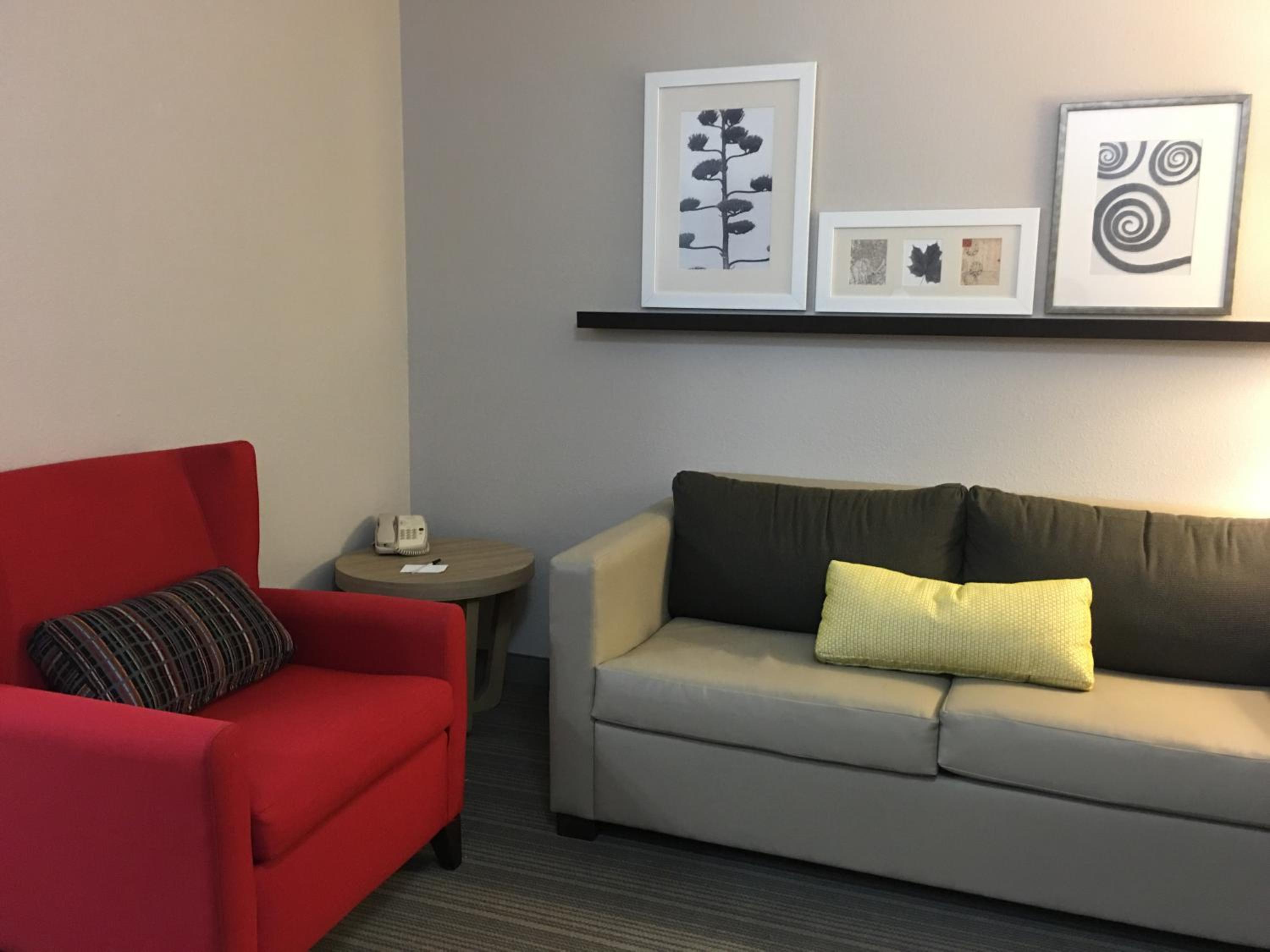 One-Bedroom King Suite - Non-Smoking - Photo 4
