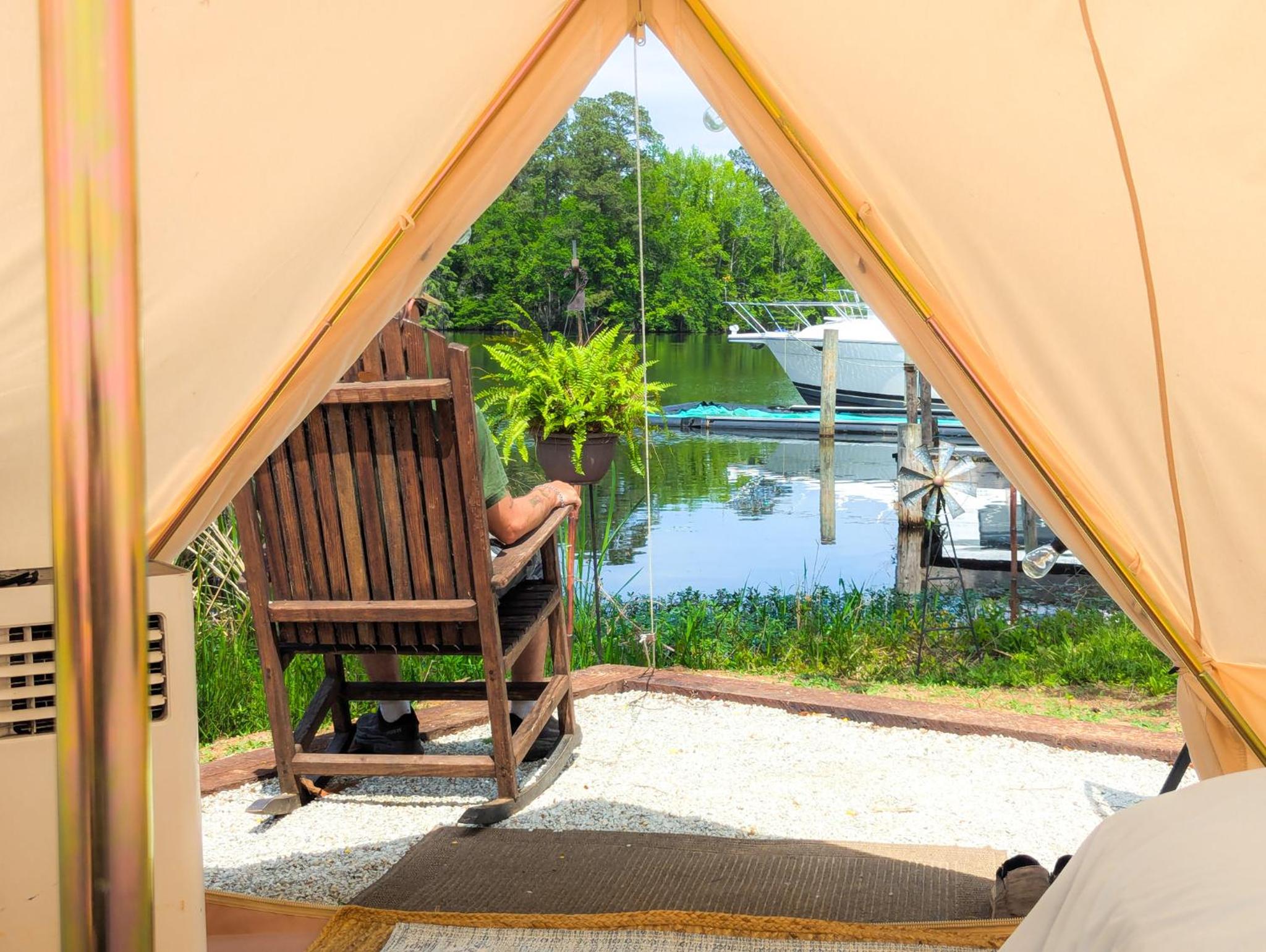 Tent - Photo 2