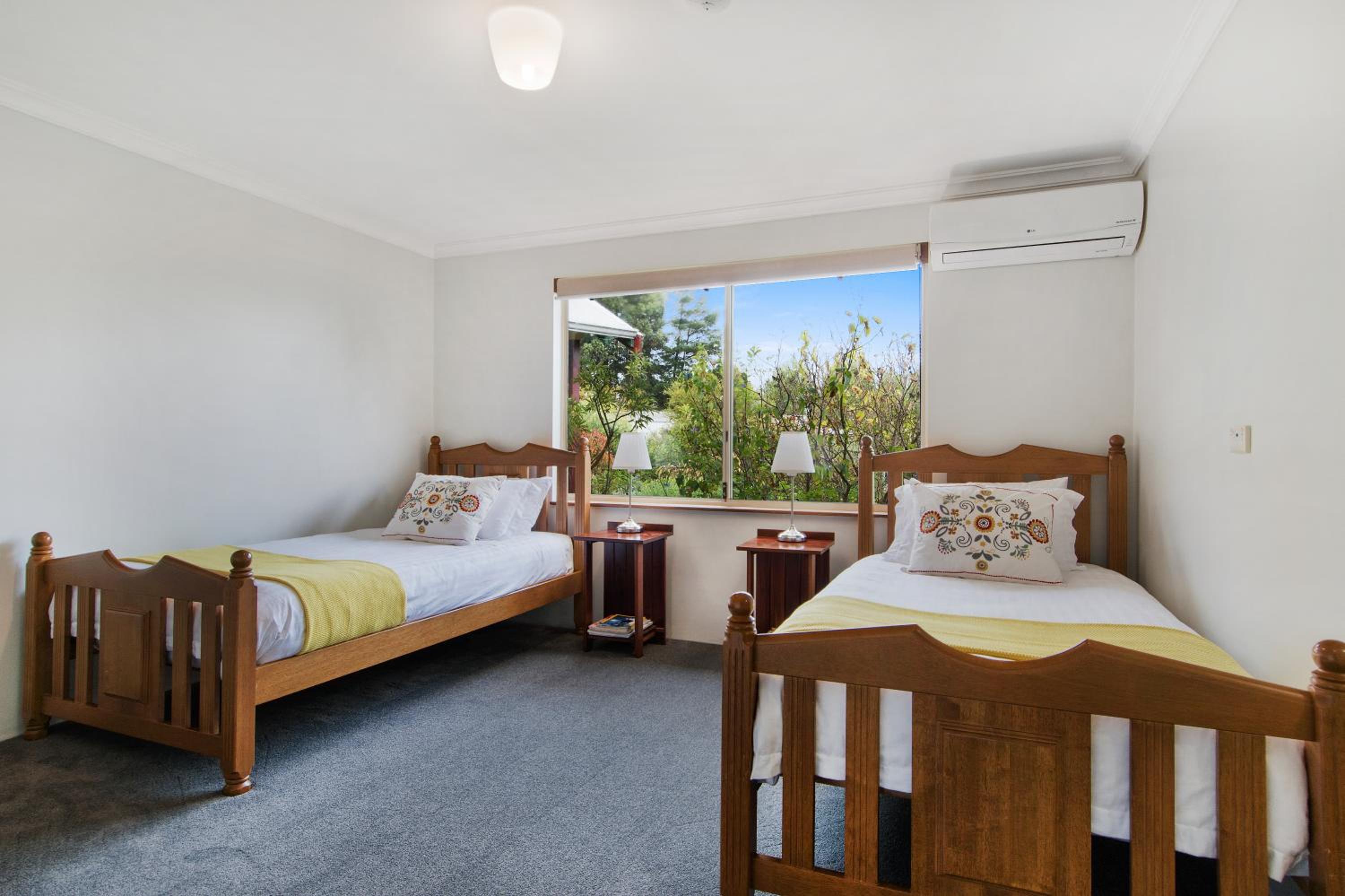 Twin Room With En Suite Bathroom photo 3