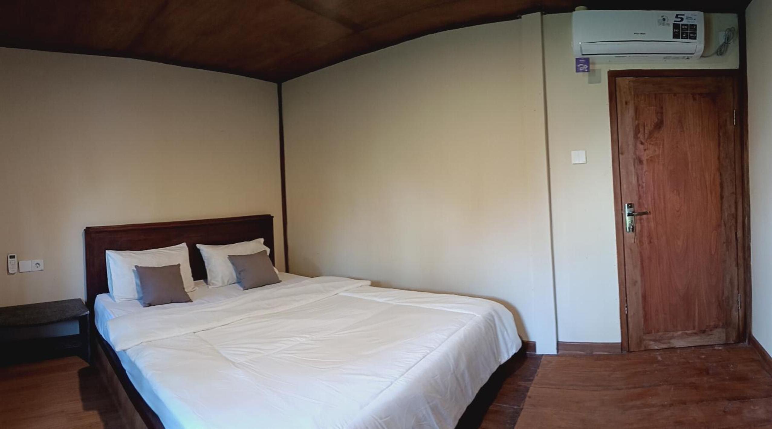 Double Room with Private Bathroom