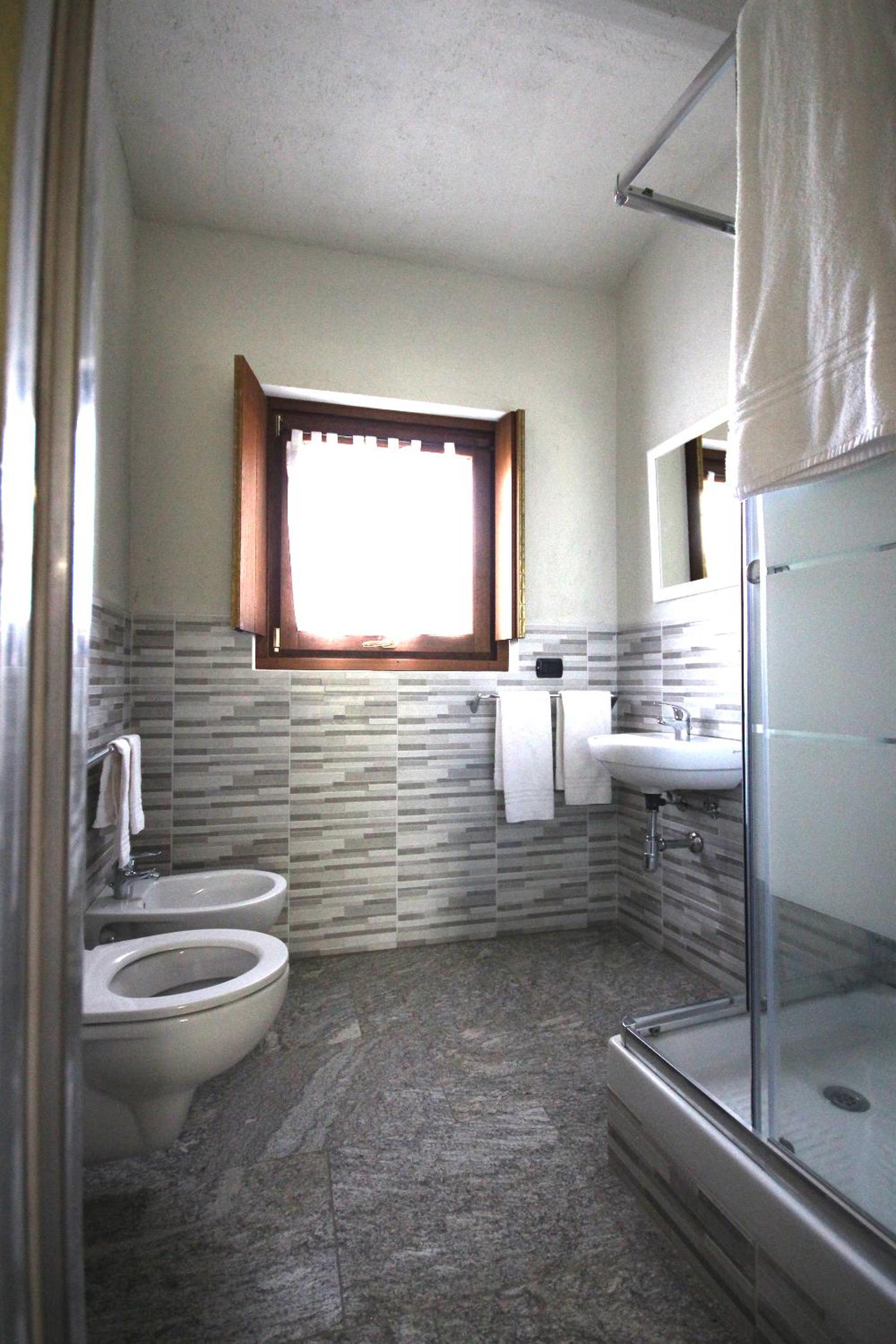 Large Double Room photo 2