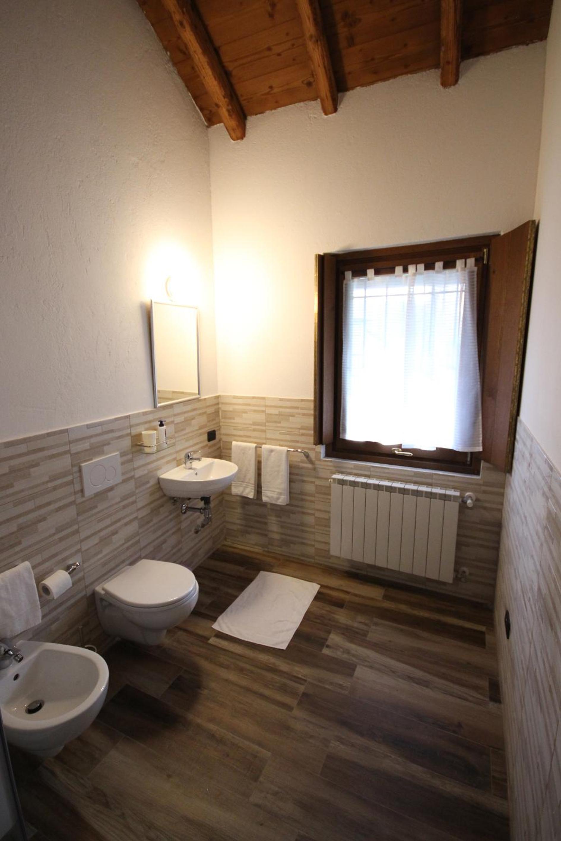 Small Double Room - Attic photo 3