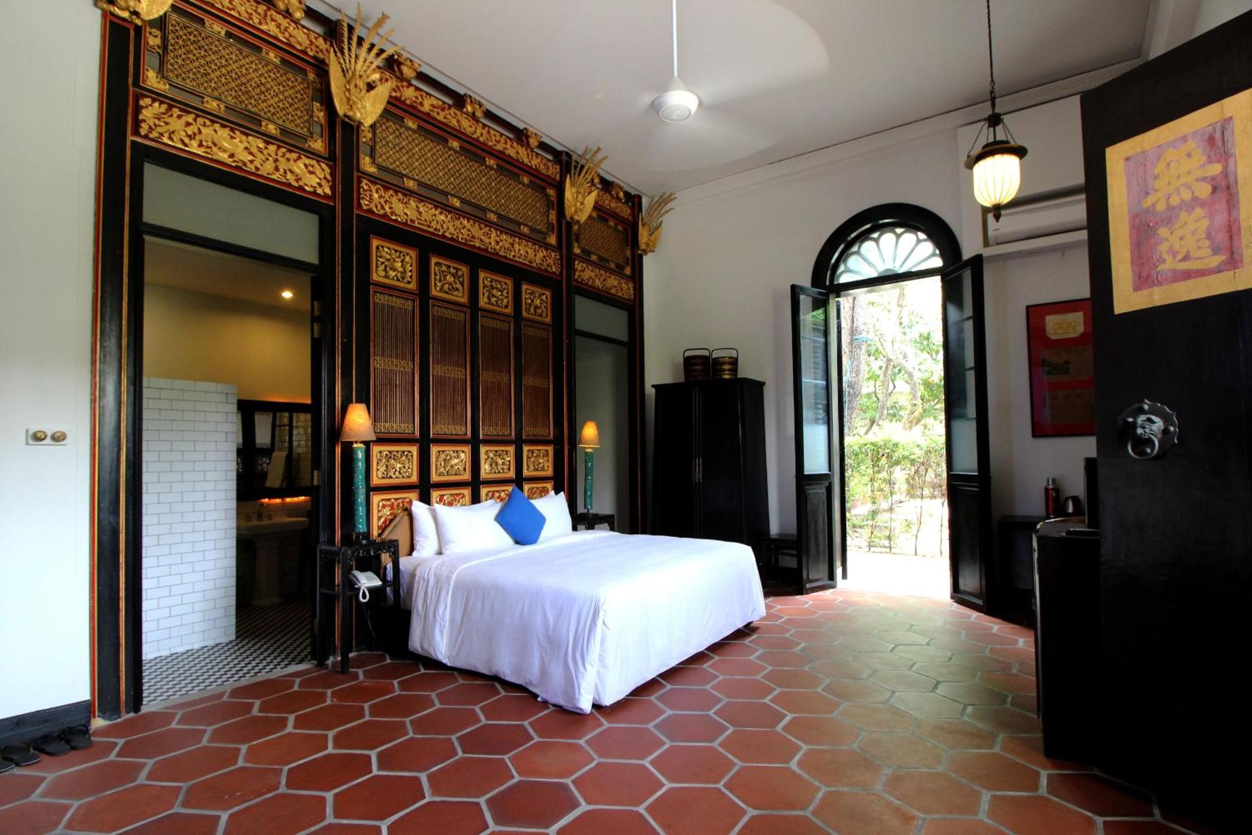 Ming Double Room (Pool Access)