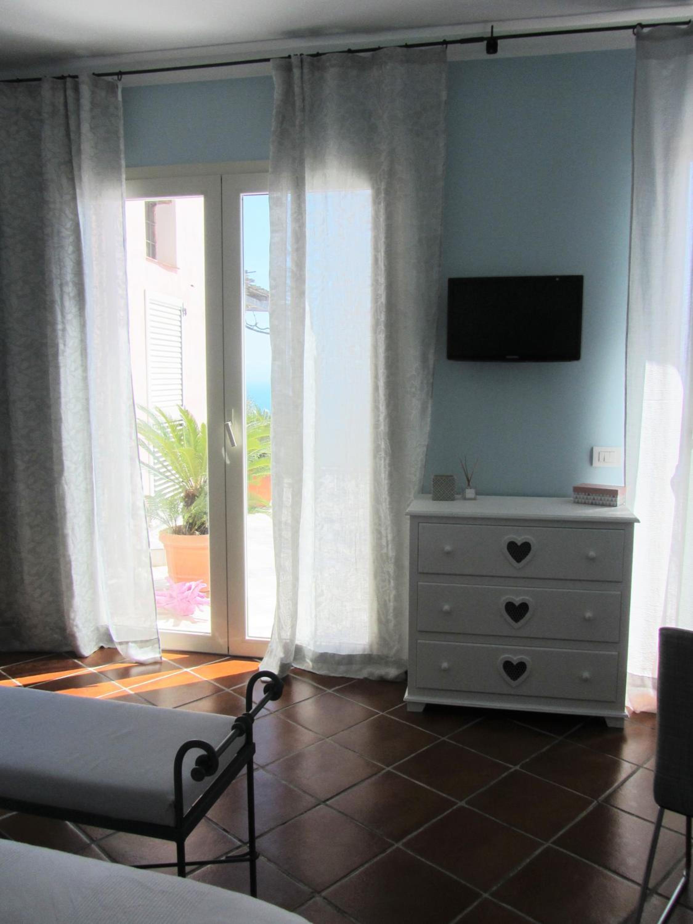 Double or Twin Room with Sea View and Terrace