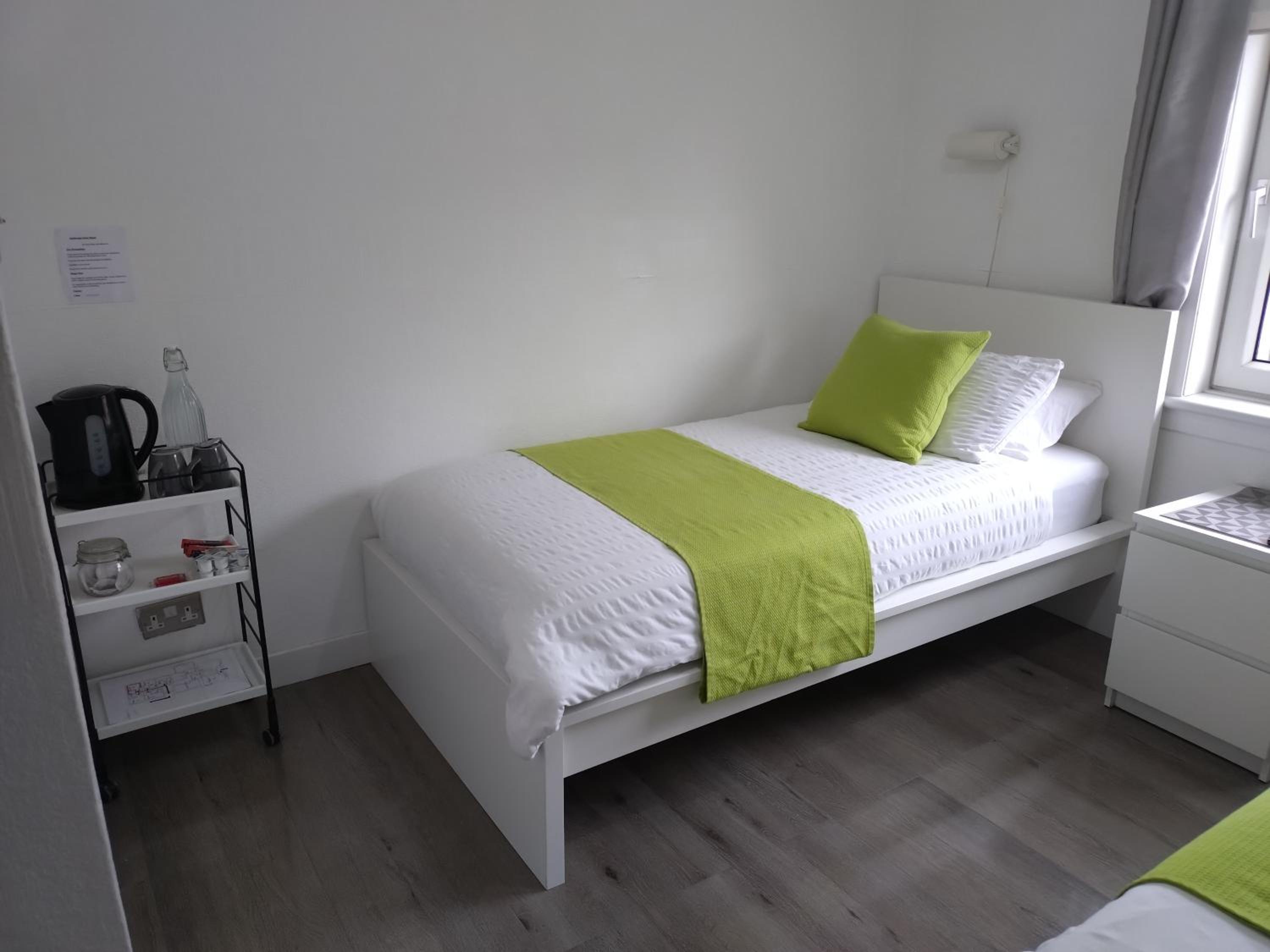 Twin Room with Private Bathroom photo 1