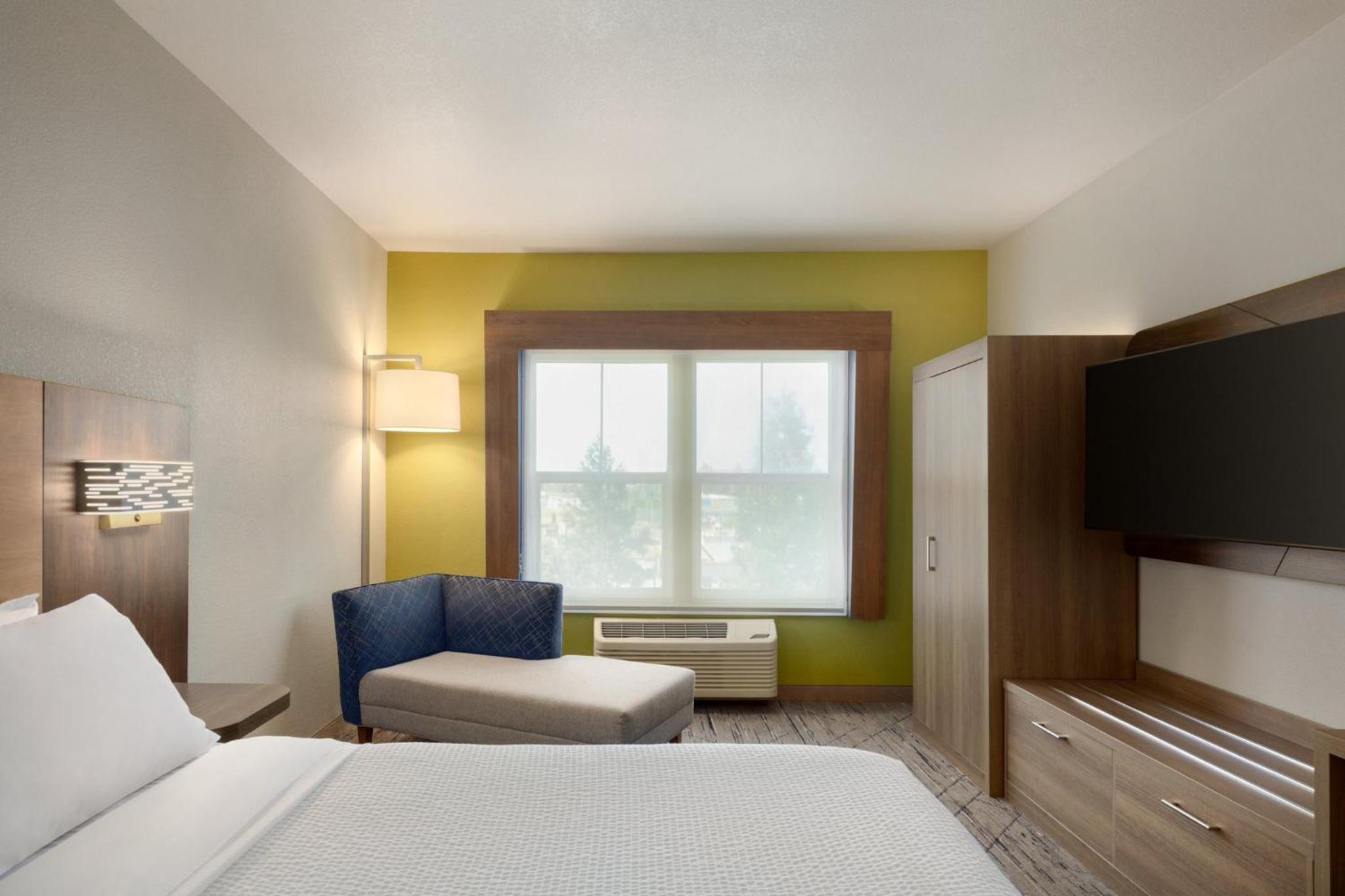 Standard King Room - Photo 2