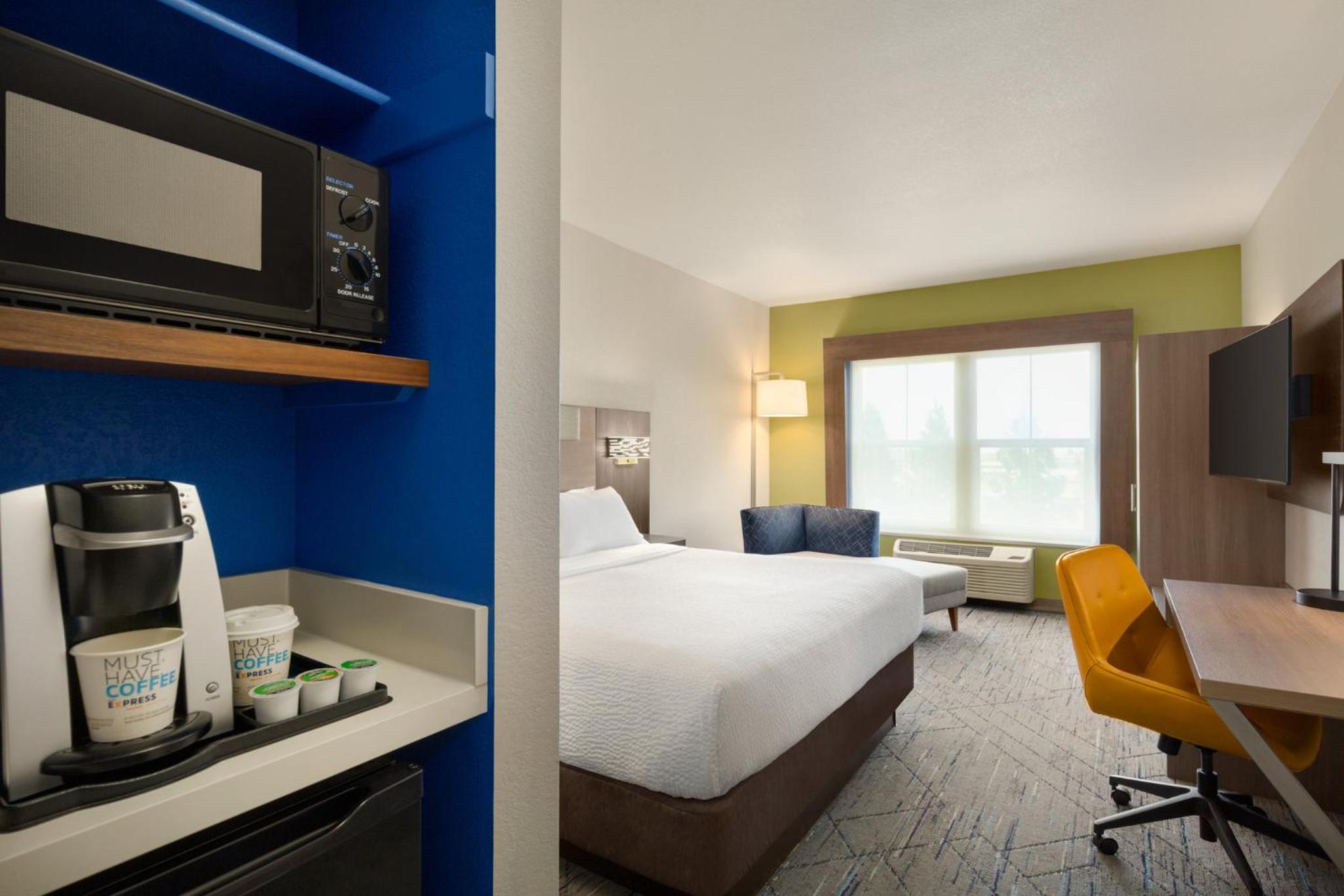 Standard King Room - Photo 3