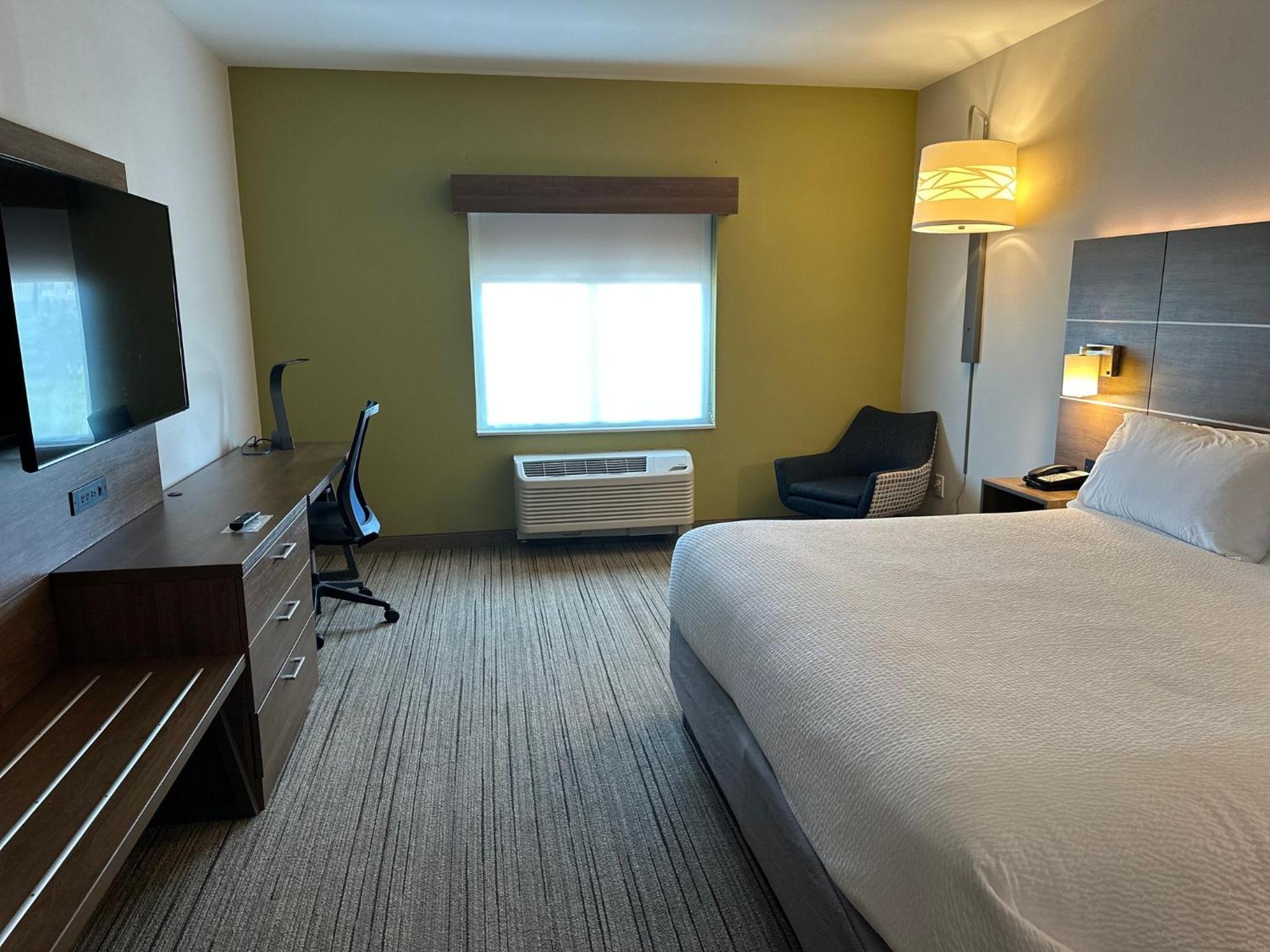 King Room - Hearing Accessible/Non-Smoking  photo 3