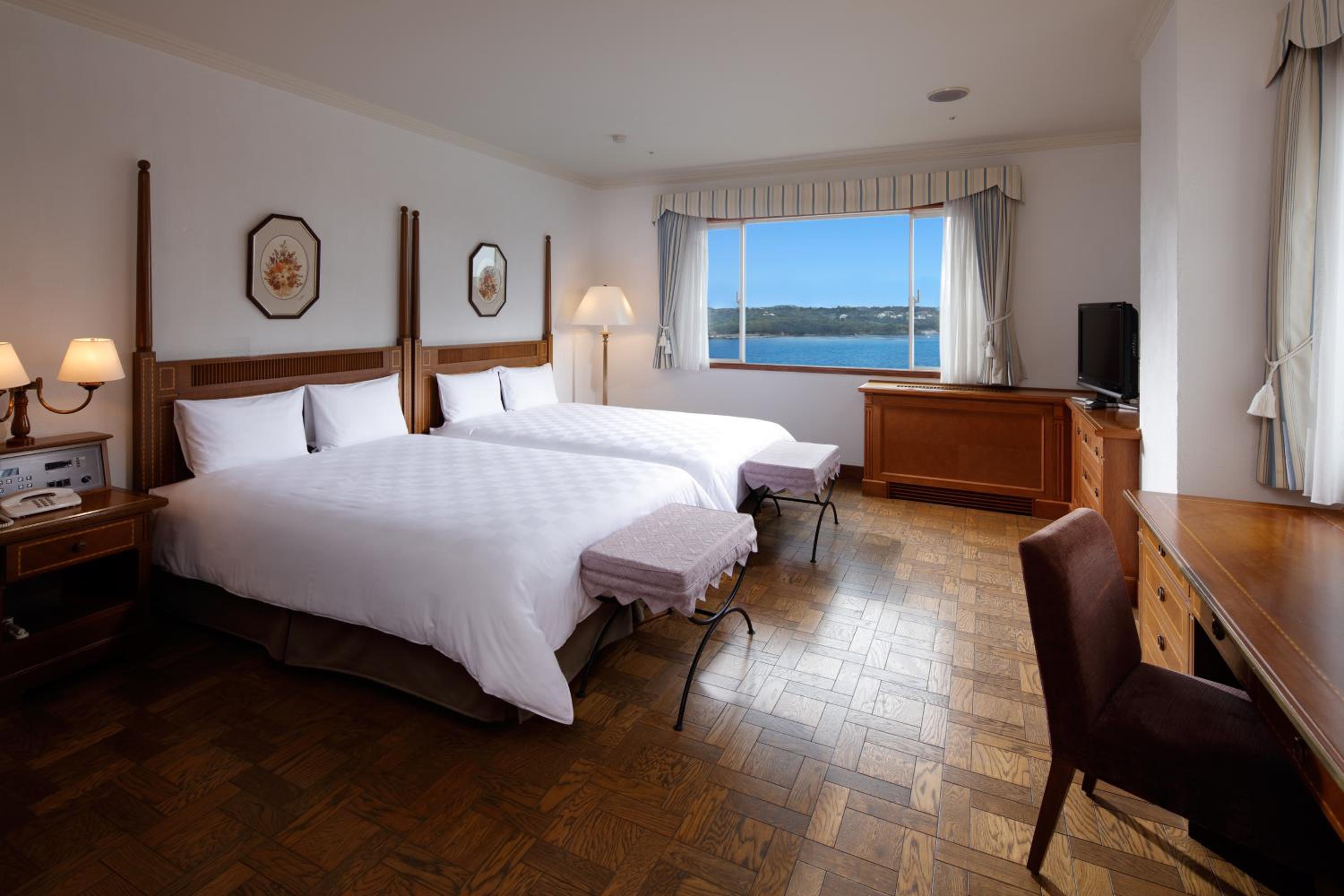 Junior Suite With Sea View - Non-Smoking