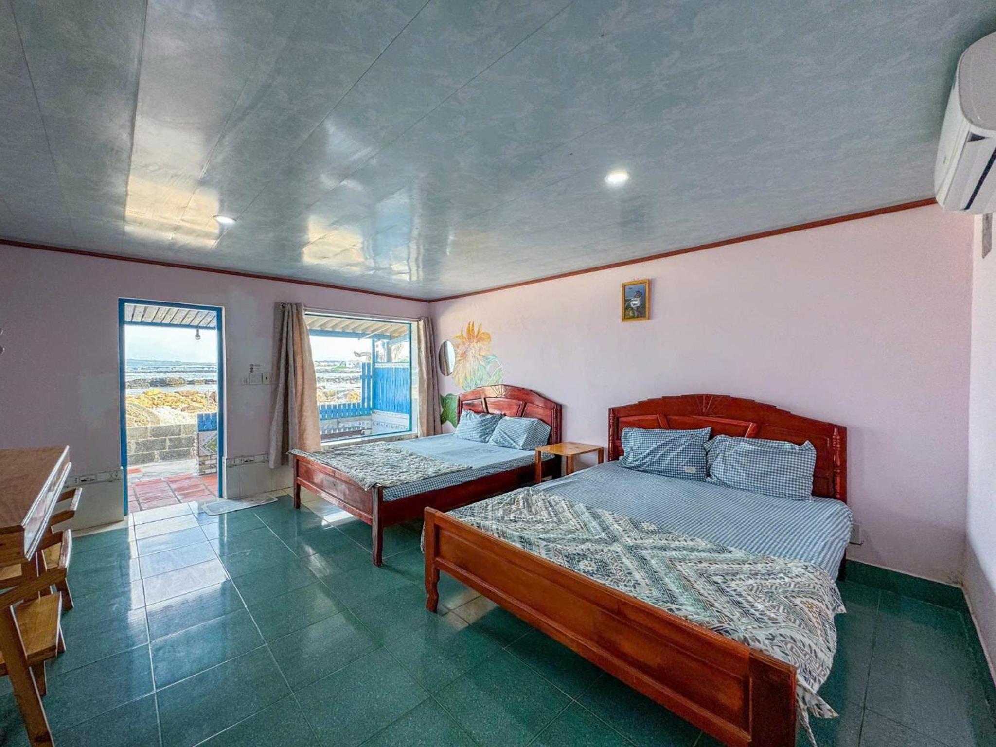 Quadruple Room with Sea View photo 3