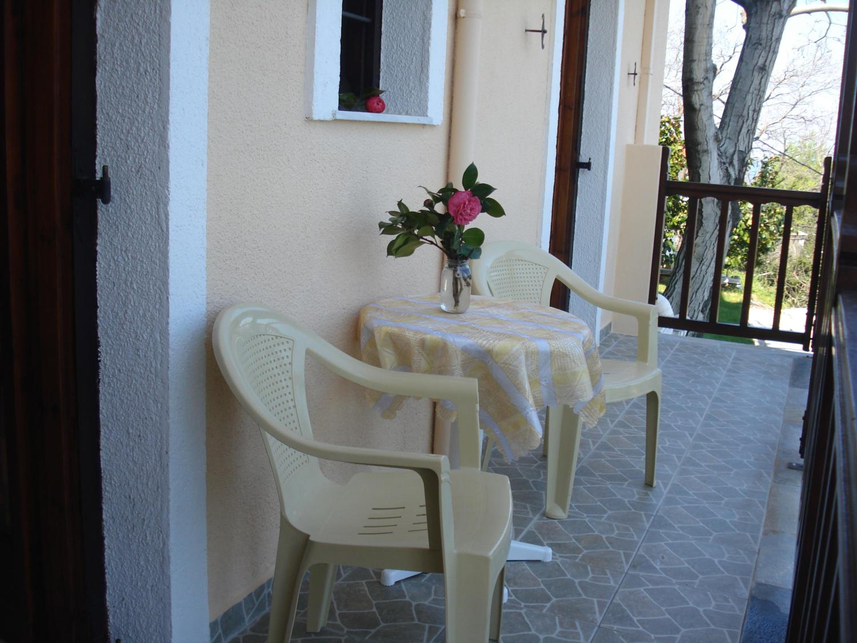 Large One-Bedroom Apartment with Sea View- mezzanine photo 3