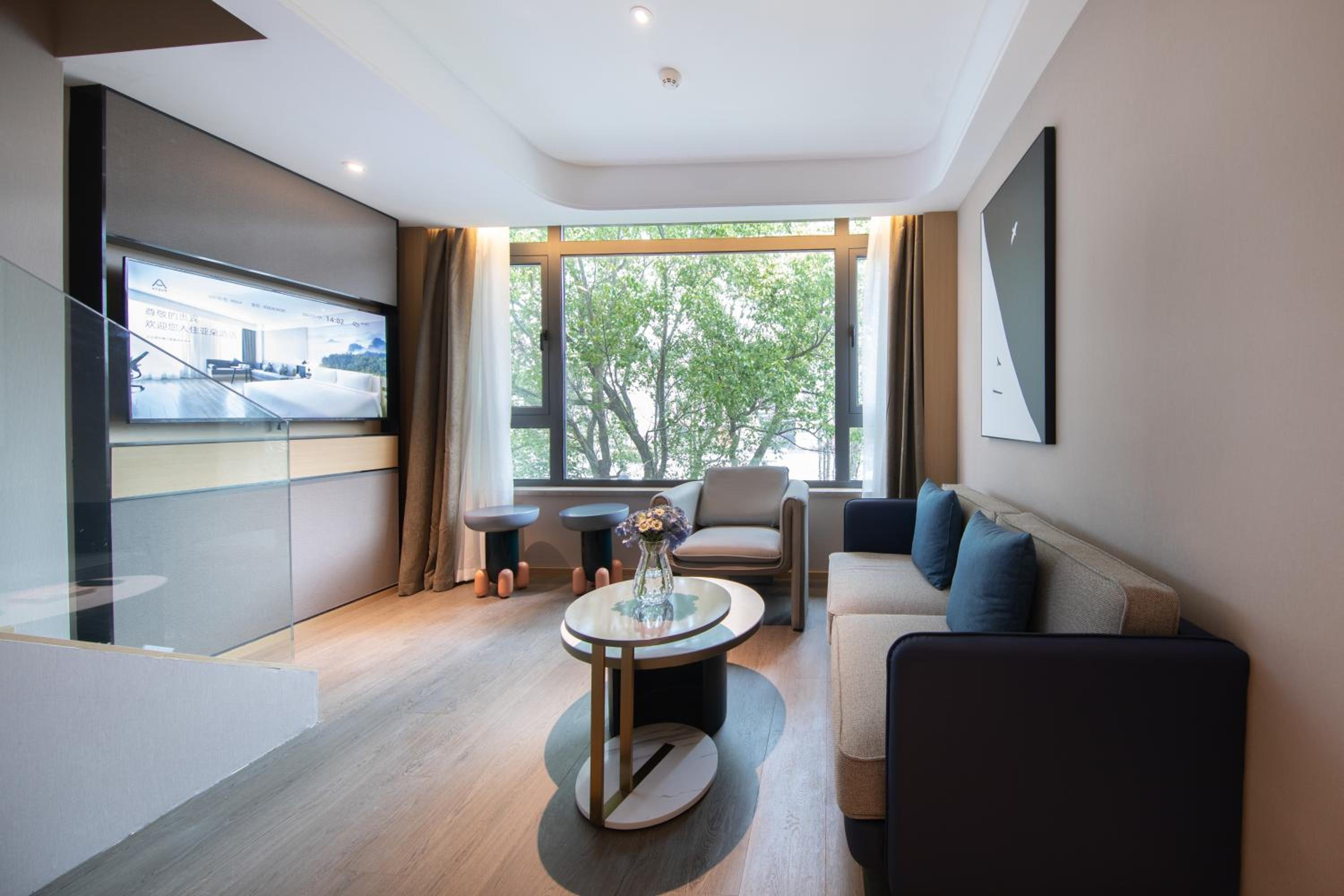 Jimu Family Suite with Loft Style