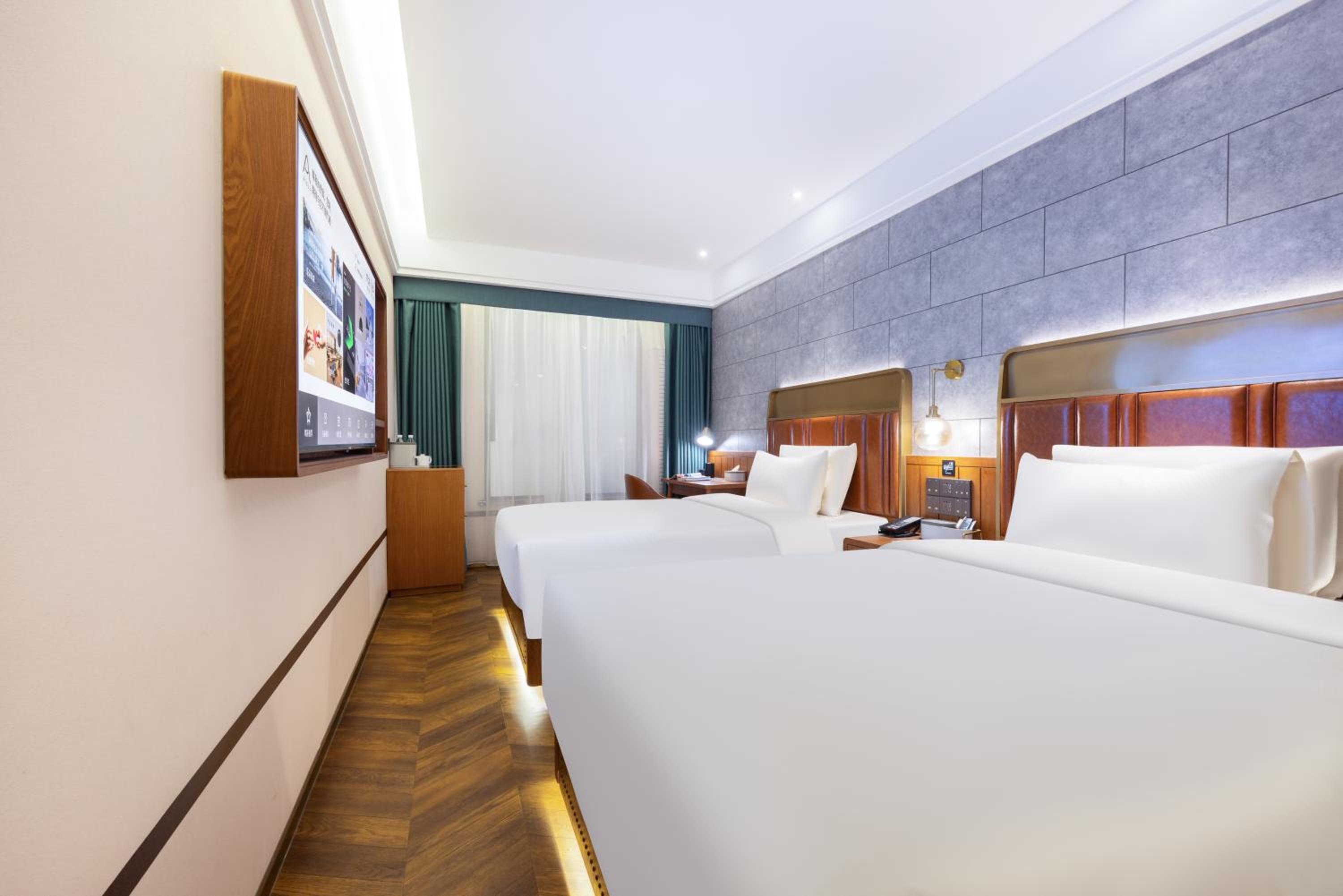 Elegant Twin Room