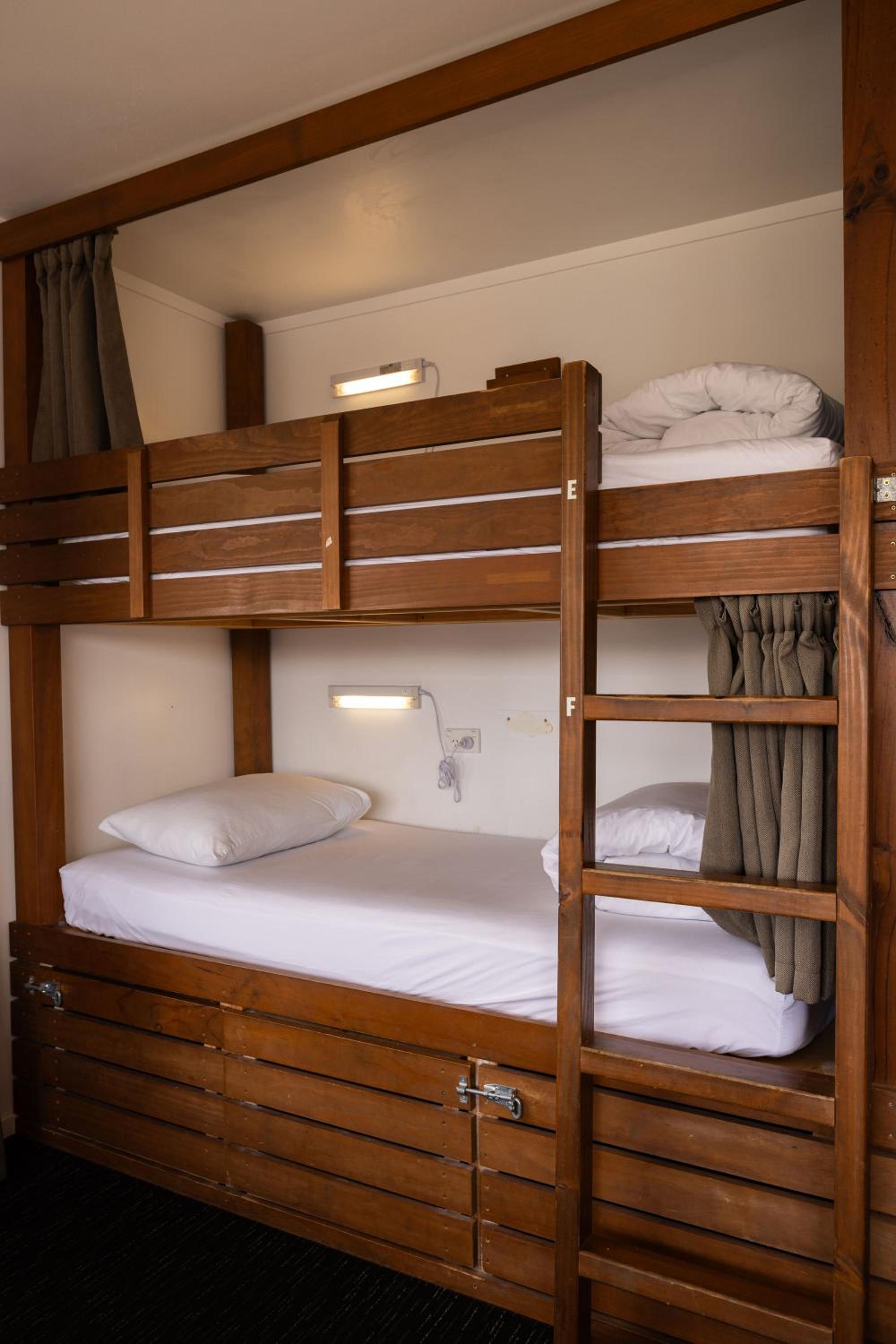 Bed in 2-Bed Mixed Dormitory Room photo 2