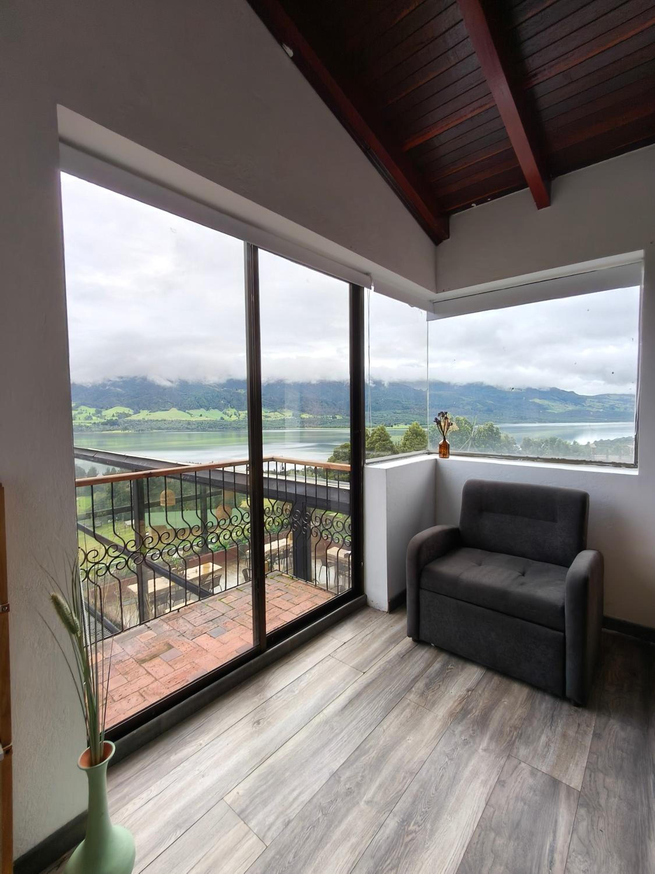 Double Room with Balcony - Photo 1